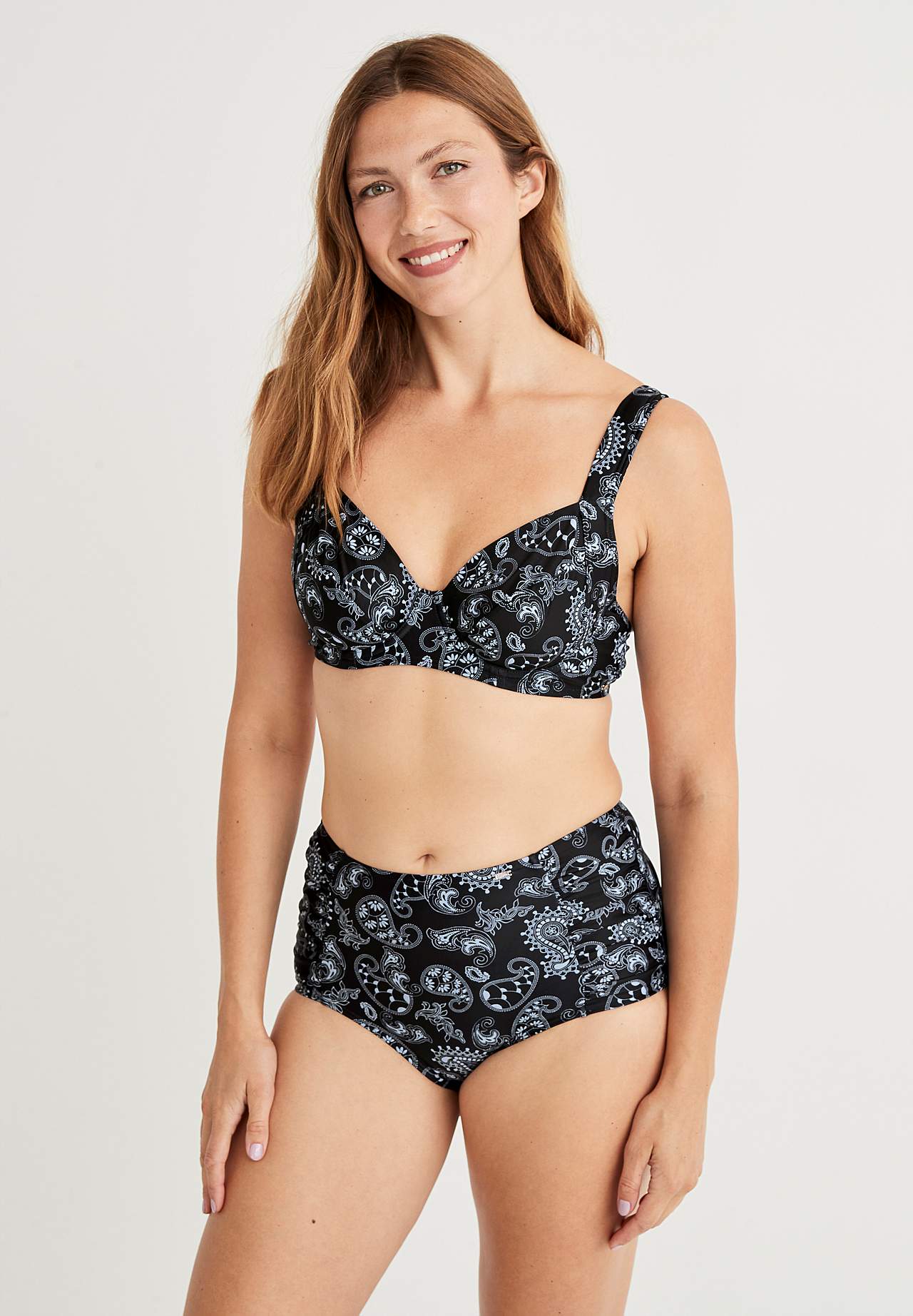 Bikini-BH mit Bügel und einem Paisley-Muster Umeå