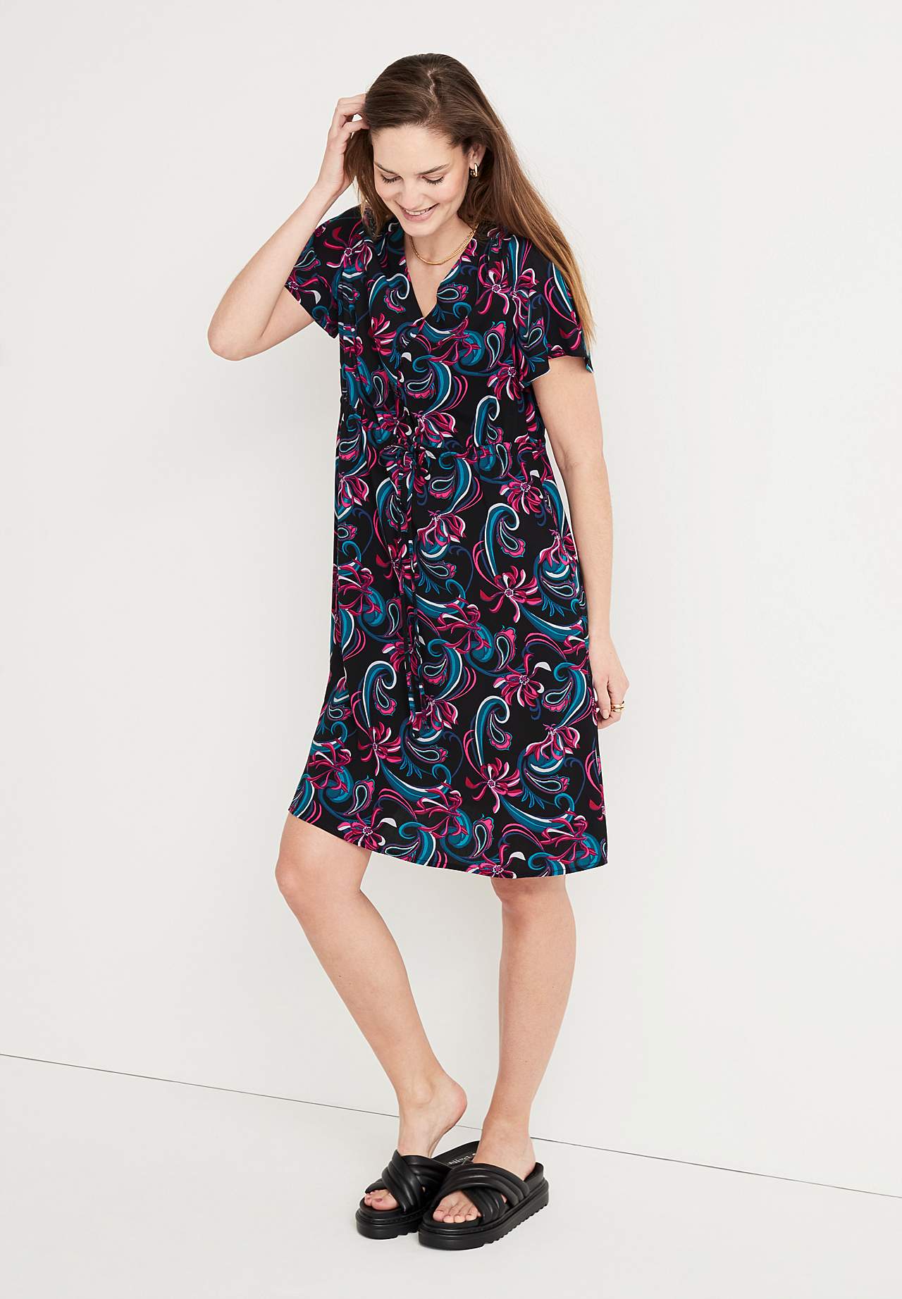 Gemustertes Viskosekleid mit kurzen Ärmeln Jennifer