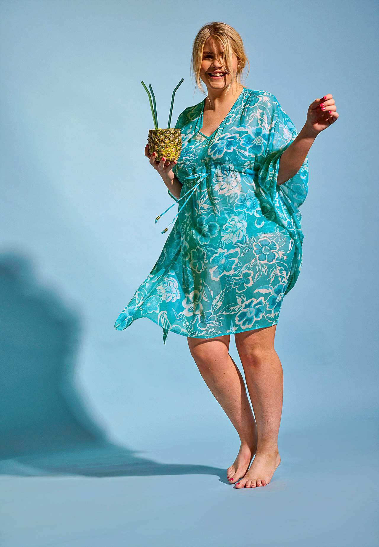 Strand-Kaftan mit einem Blumen-Muster