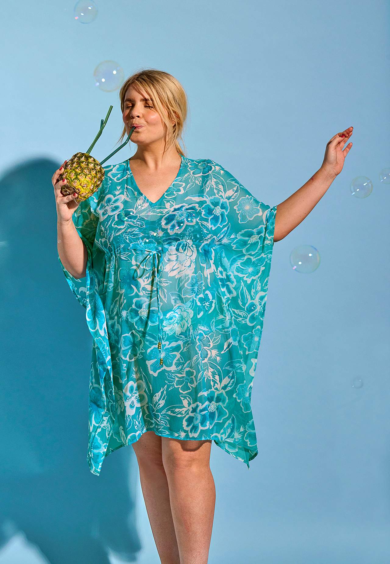 Strand-Kaftan mit einem Blumen-Muster