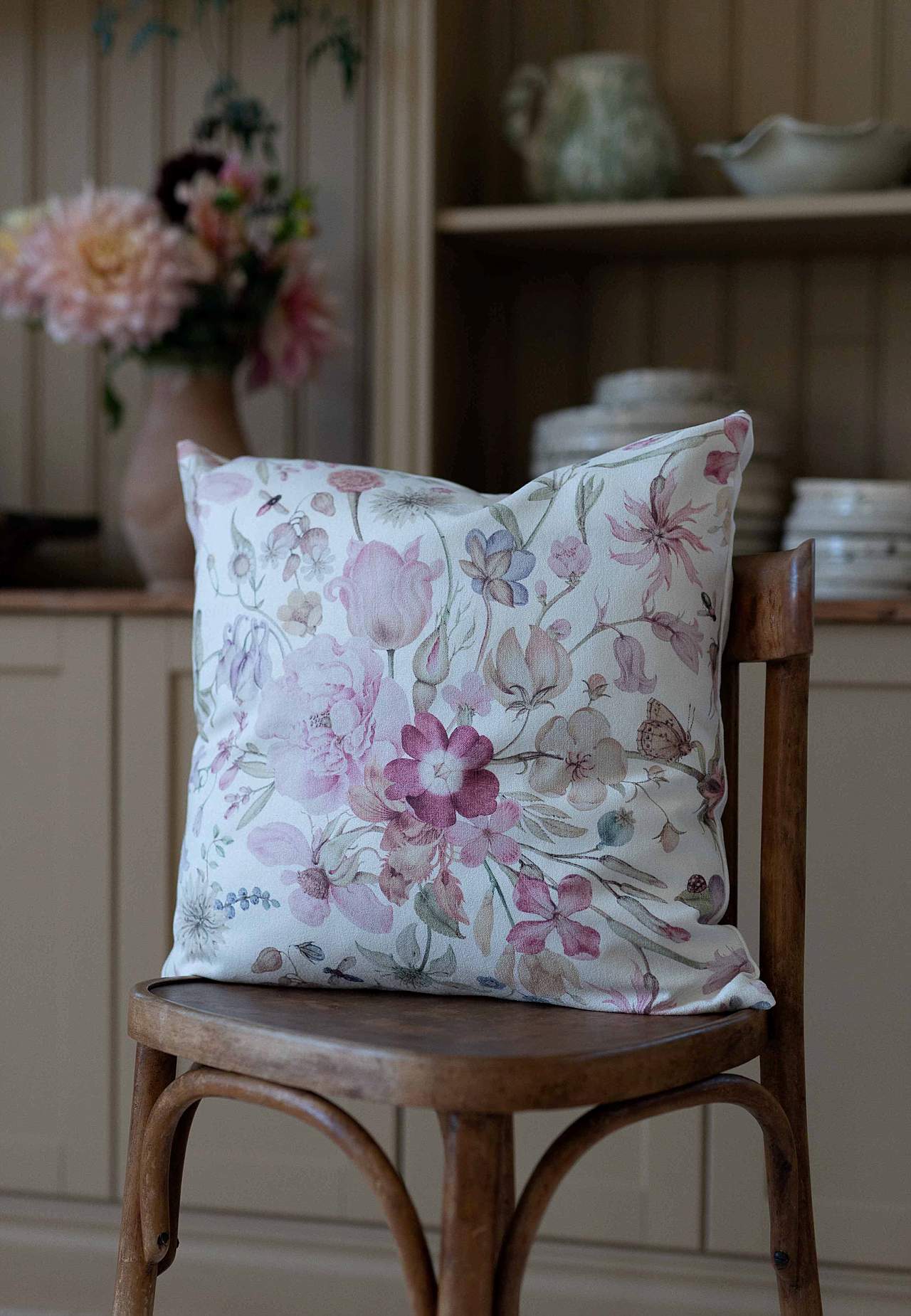 Kissenbezug mit einem Blumen-Muster