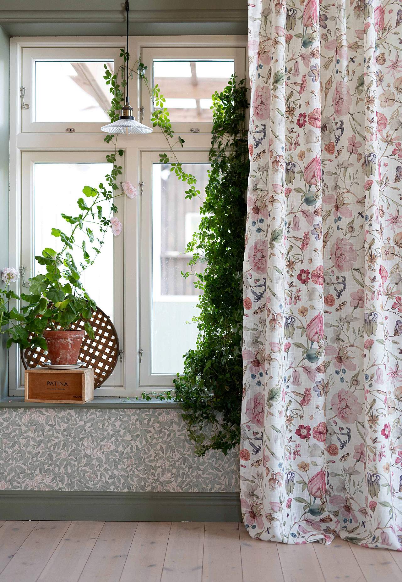 Multiband-Vorhang mit einem Blumen-Muster 2er-Pack
