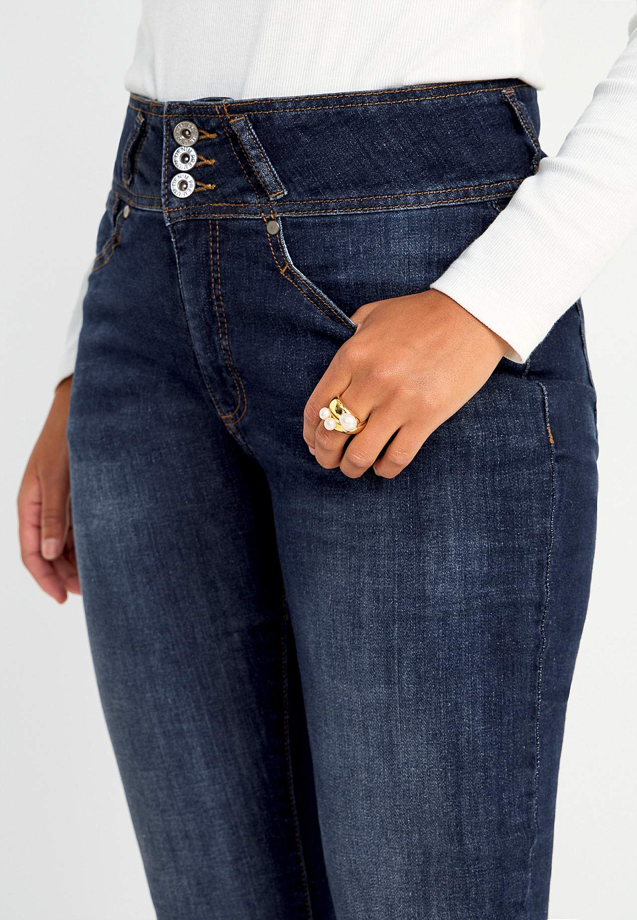 Bootcut-Jeans mit hohem Bund