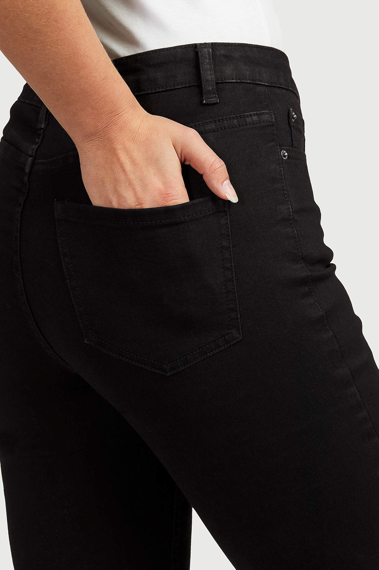 Gerade Jeans aus Bio-Baumwolle Nissan
