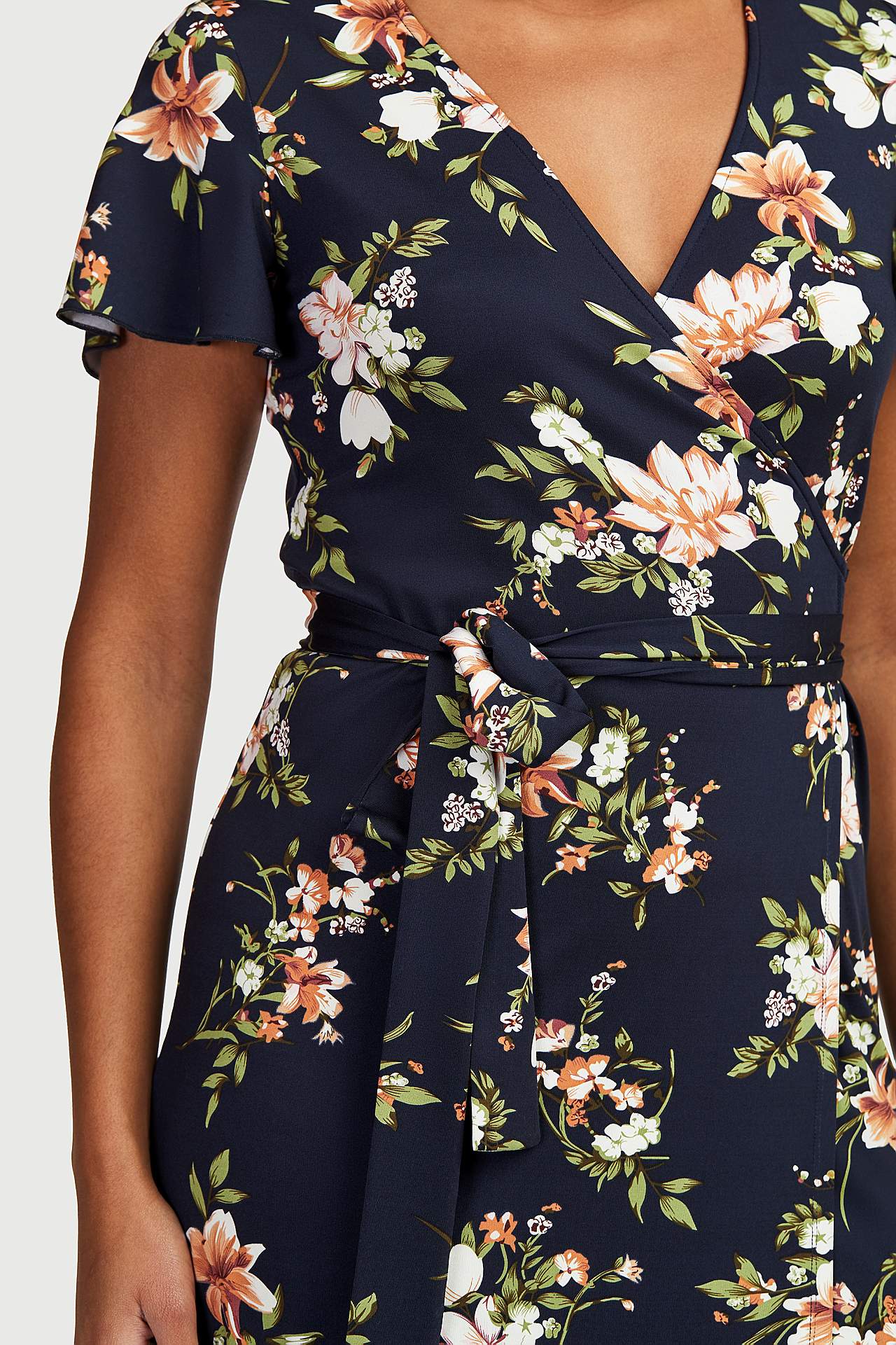Gemustertes Front-Wickelkleid aus Jersey