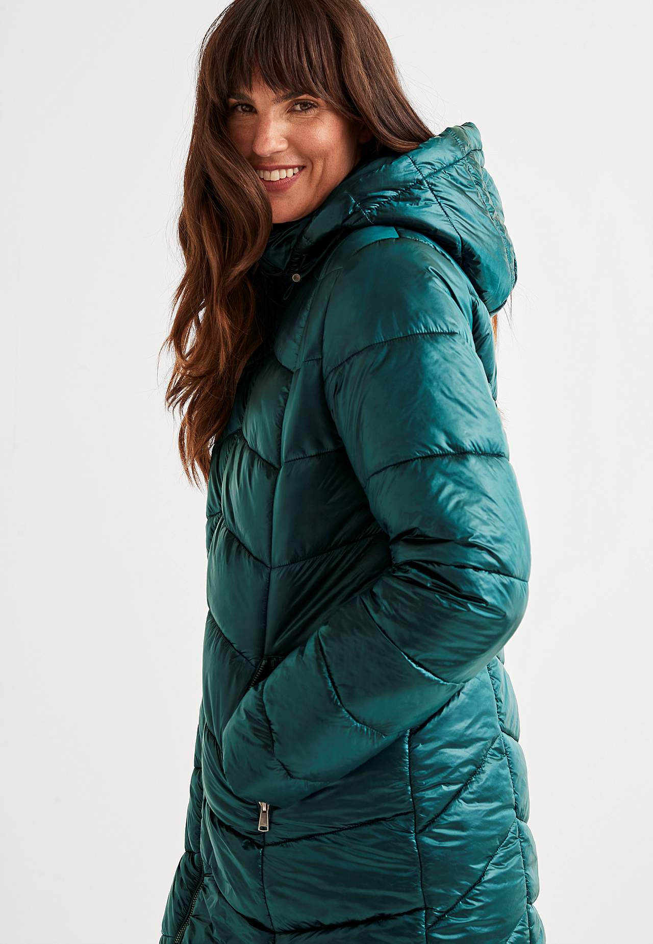 Gepolsterte Jacke mit schimmerndem Stoff