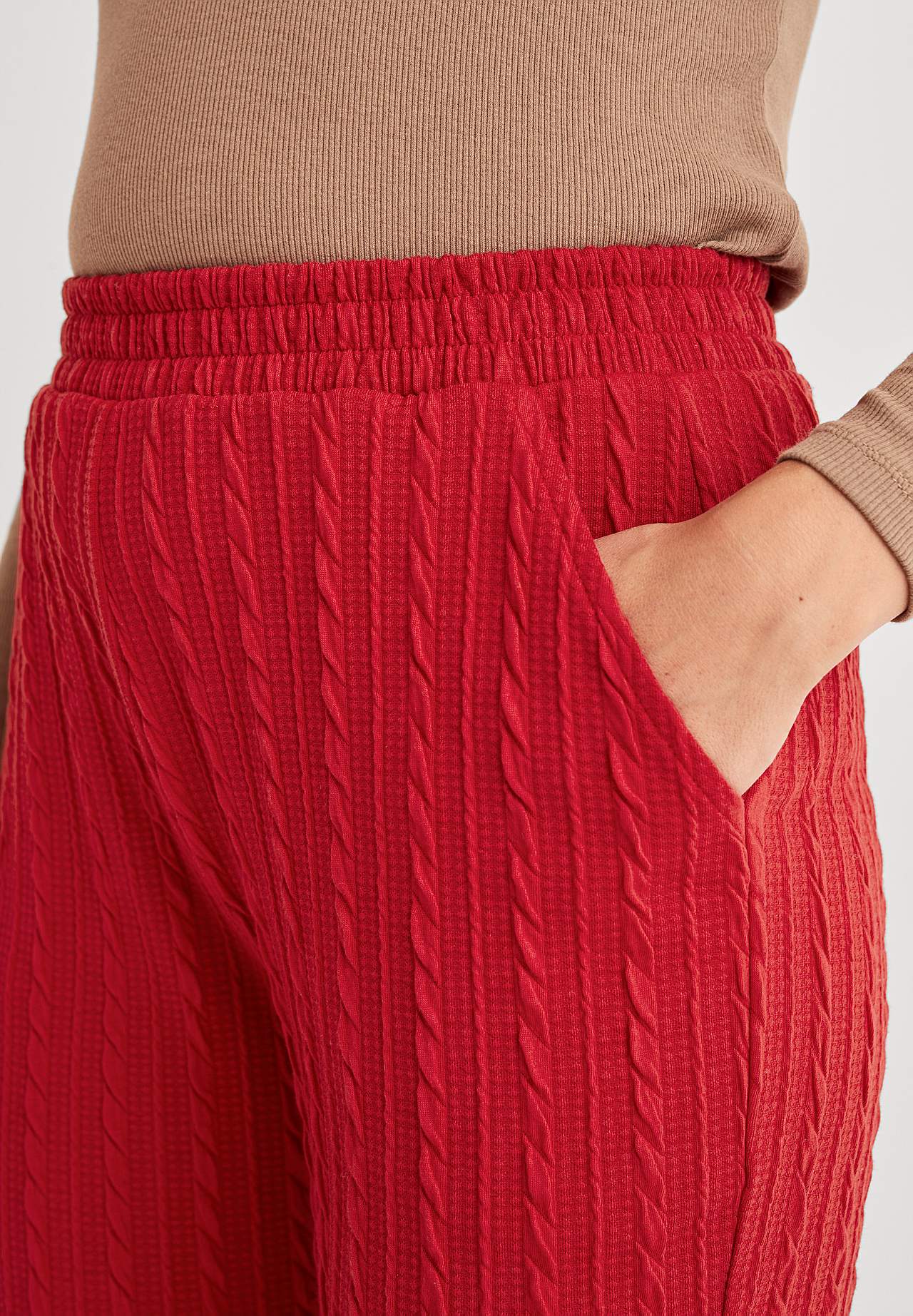 Jerseyhose mit einem Strukturmuster Cara