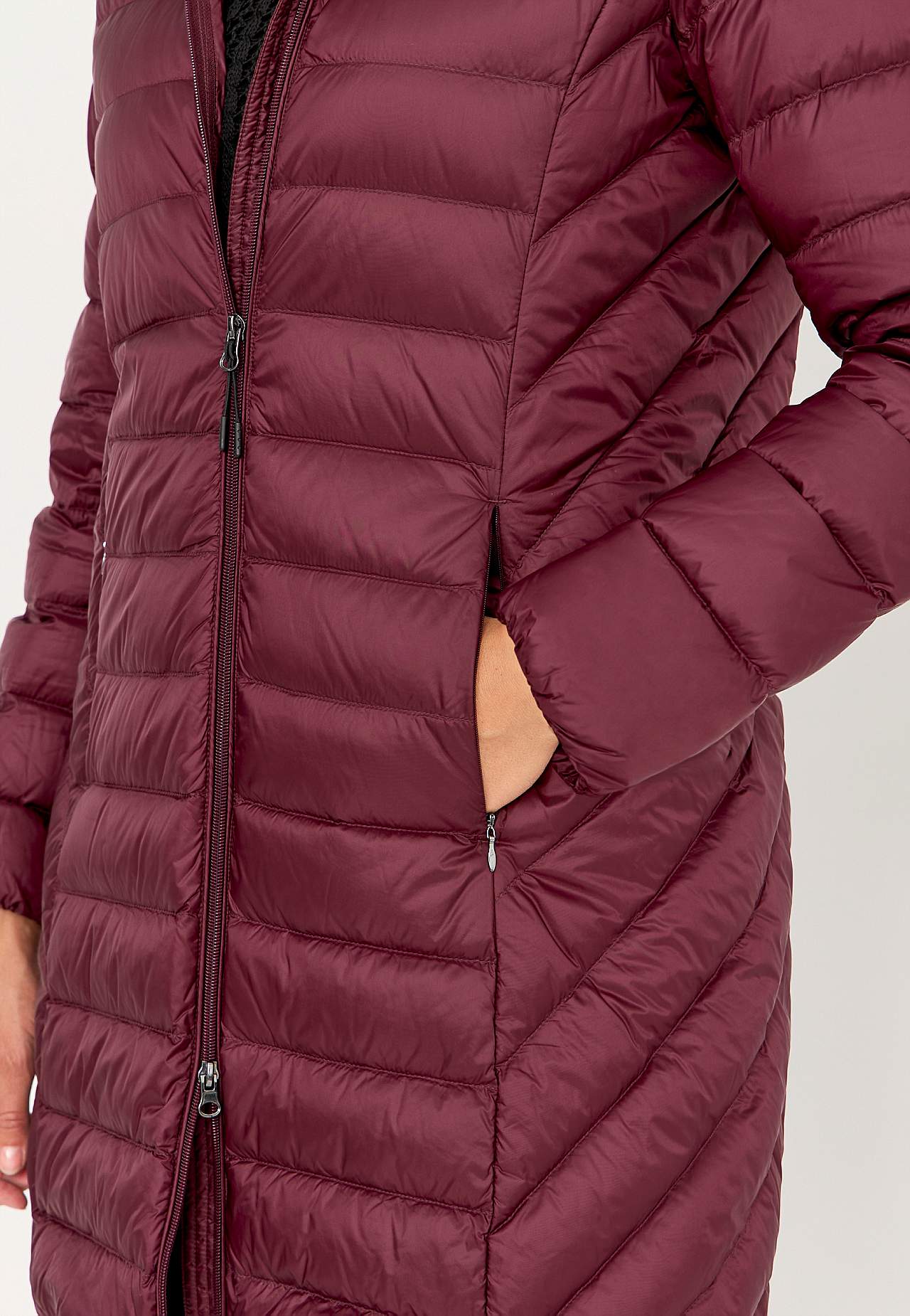 Daunenjacke mit Kapuze