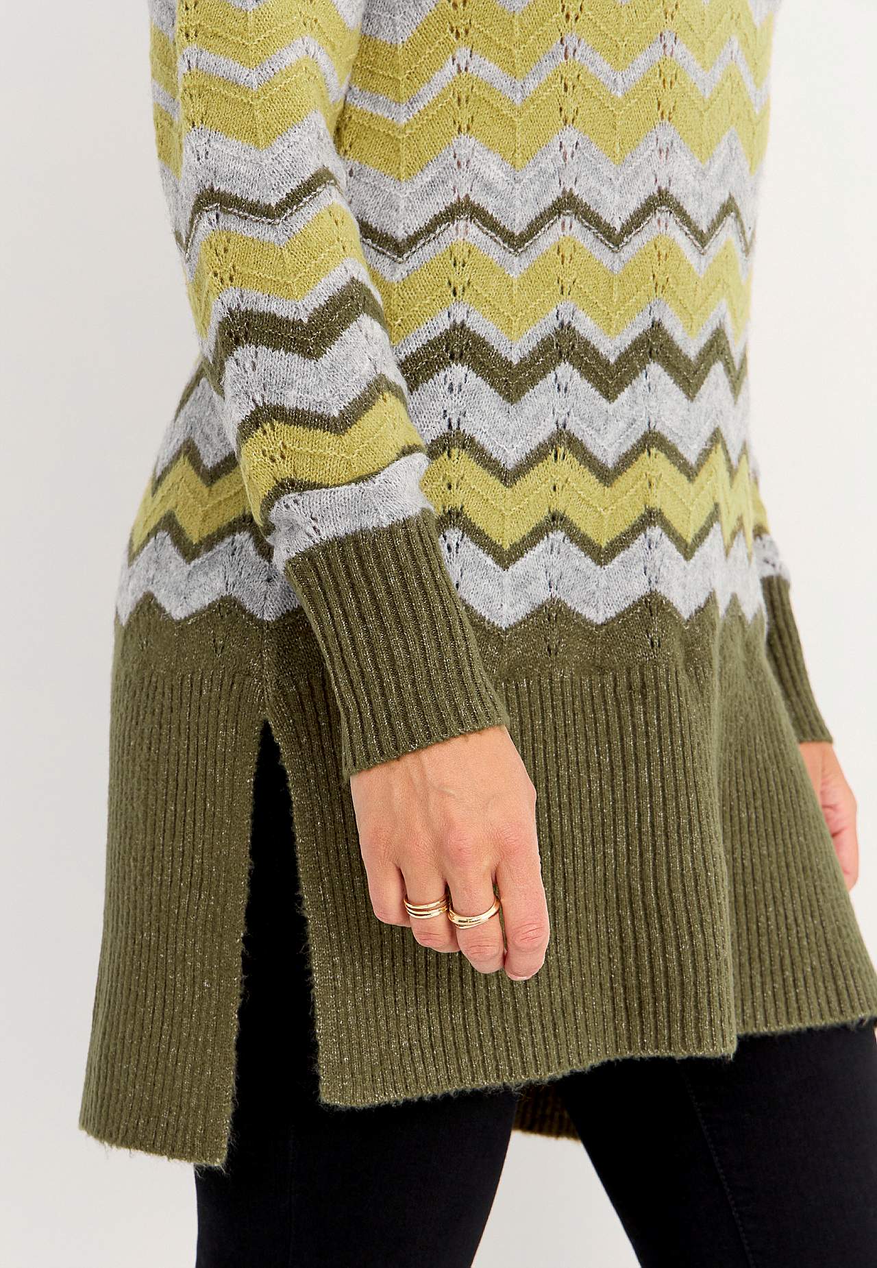 Gestrickter Pullover mit Zick-Zack-Muster