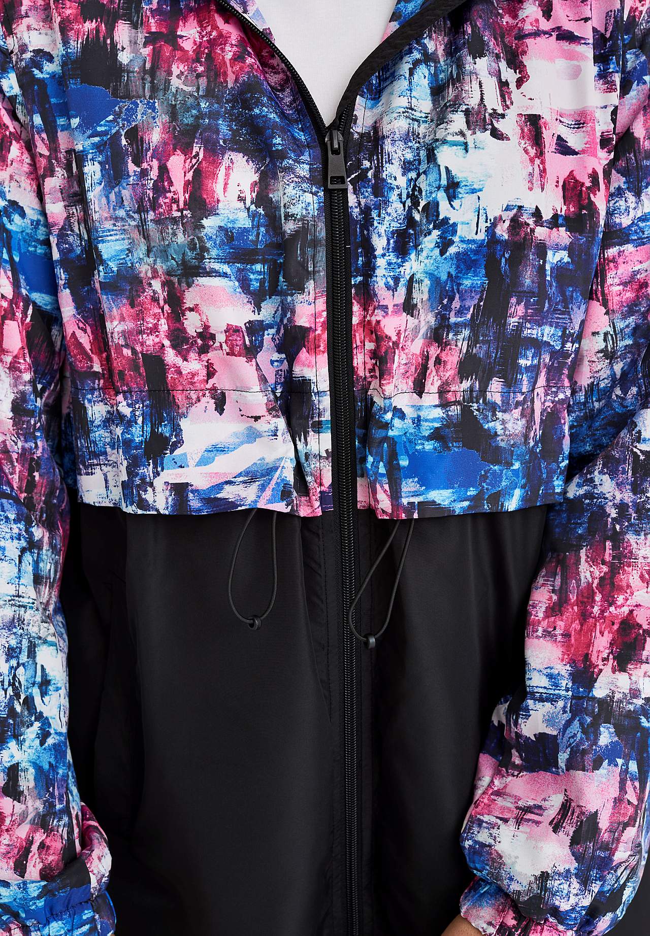 Gemusterter Windbreaker