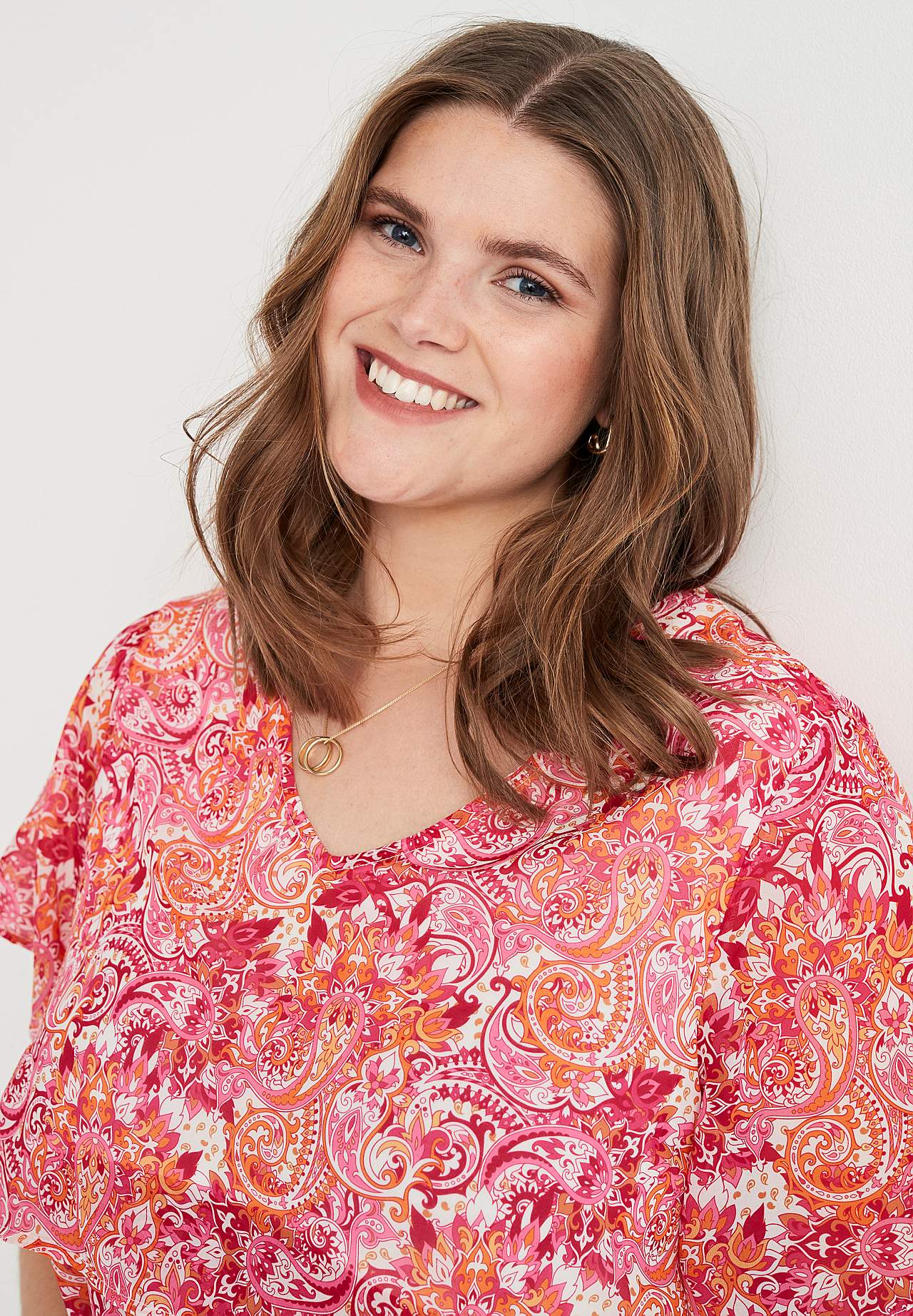 Chiffon-Tunika mit einem Paisley-Muster