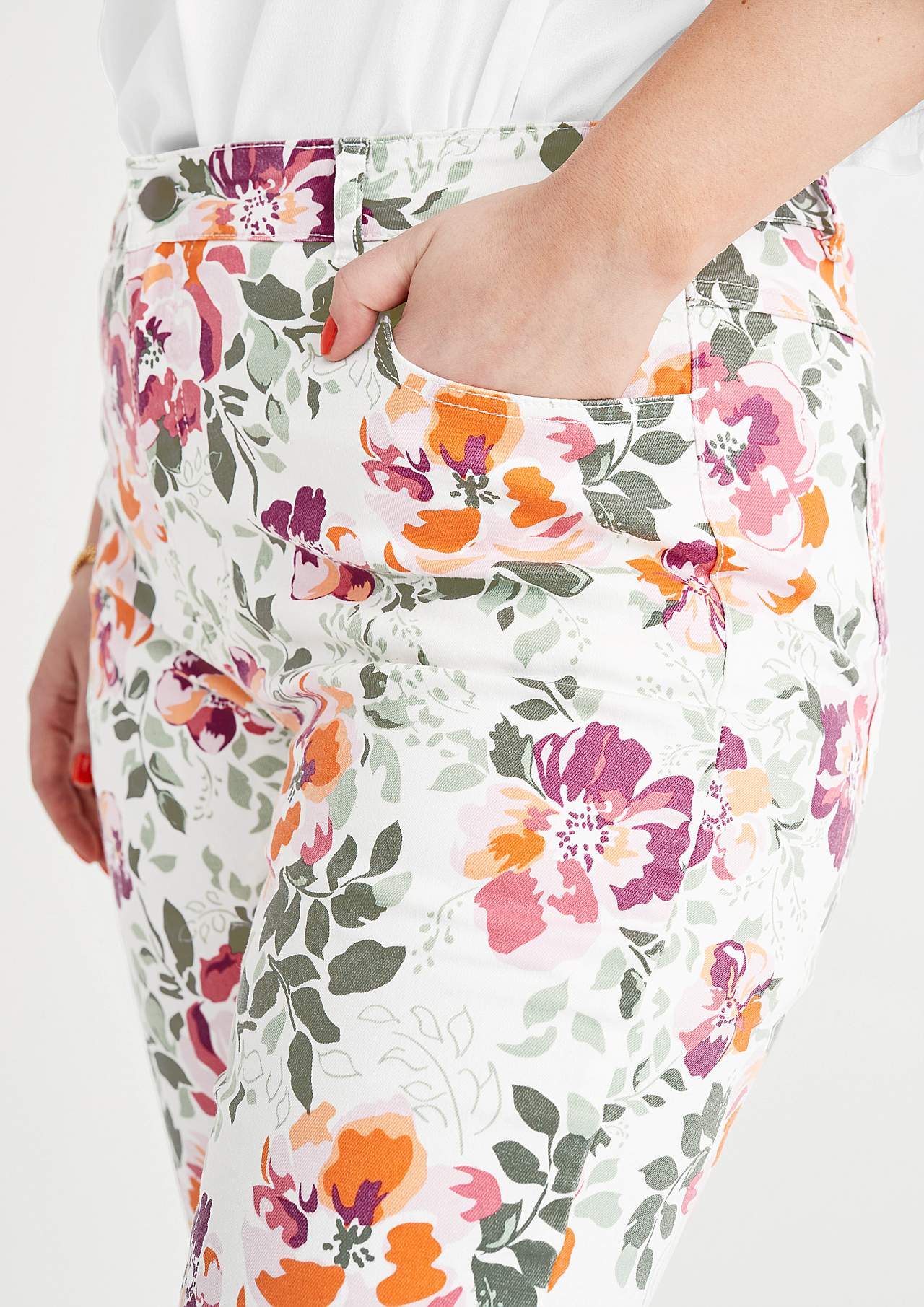 Caprihose mit einem Blumen-Muster