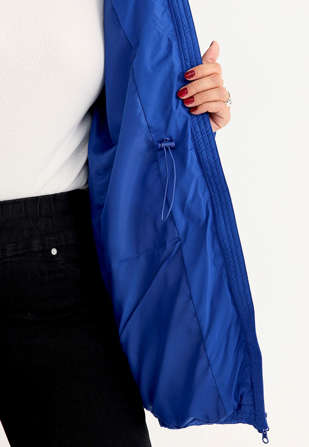 Warm gefütterte Jacke mit Kapuze