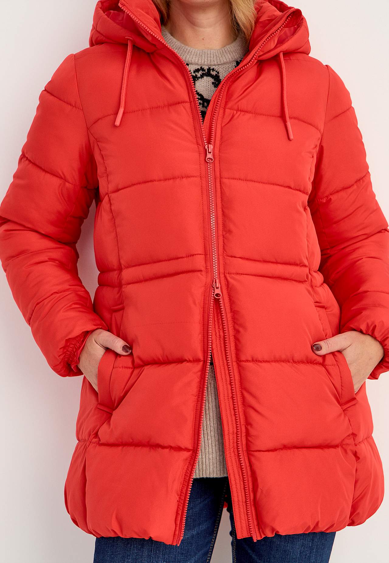 Warm gefütterte Jacke mit Kapuze