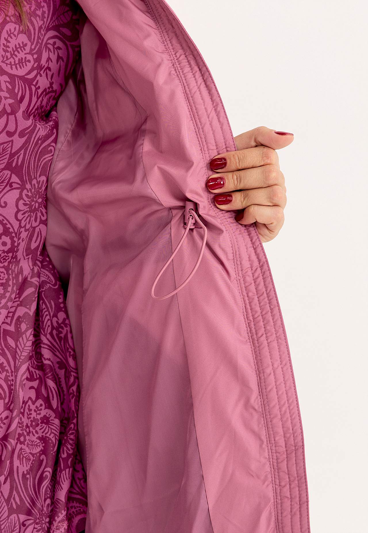 Warm gefütterte Jacke mit Kapuze