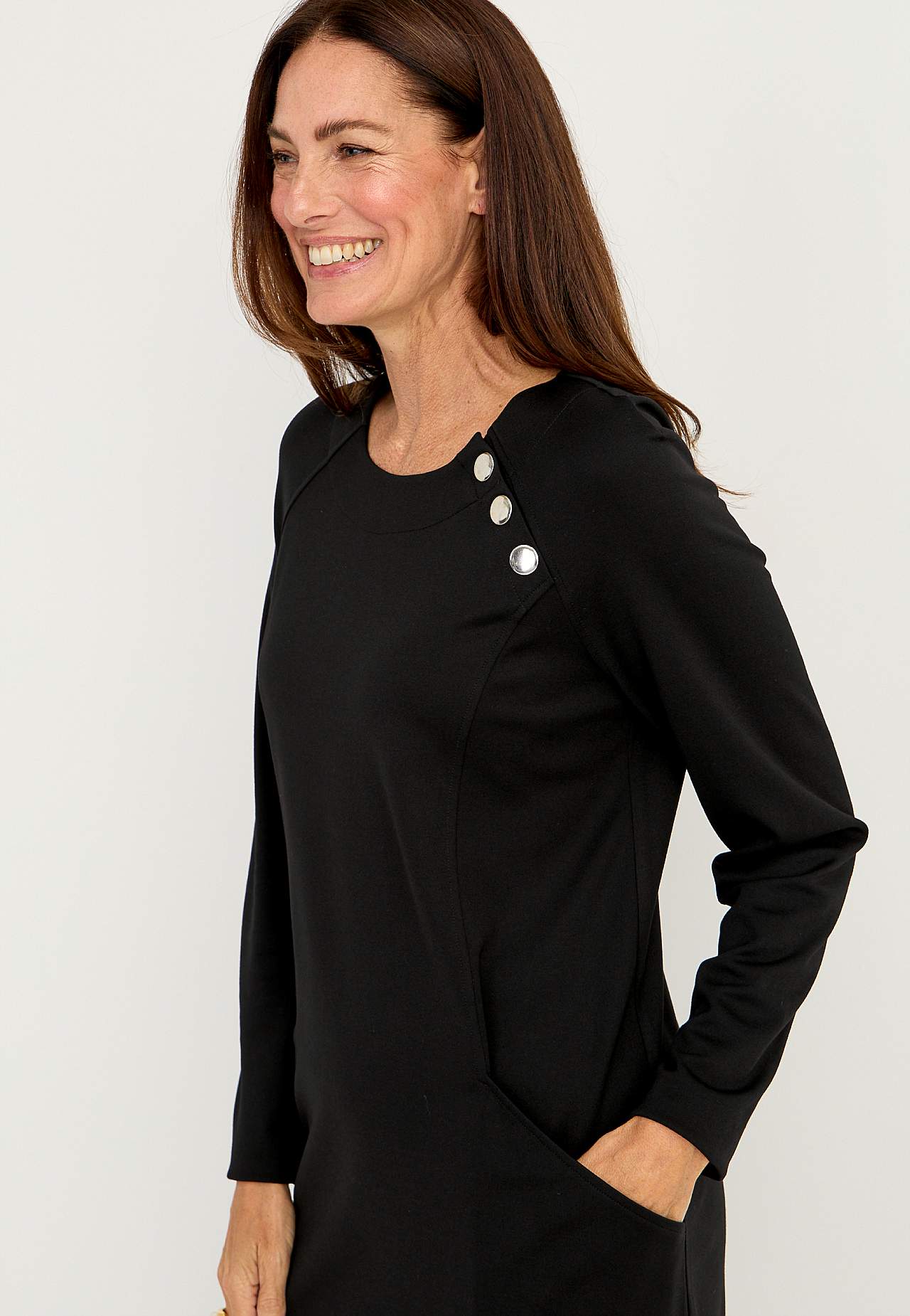 Jerseykleid mit Knopfdekoration