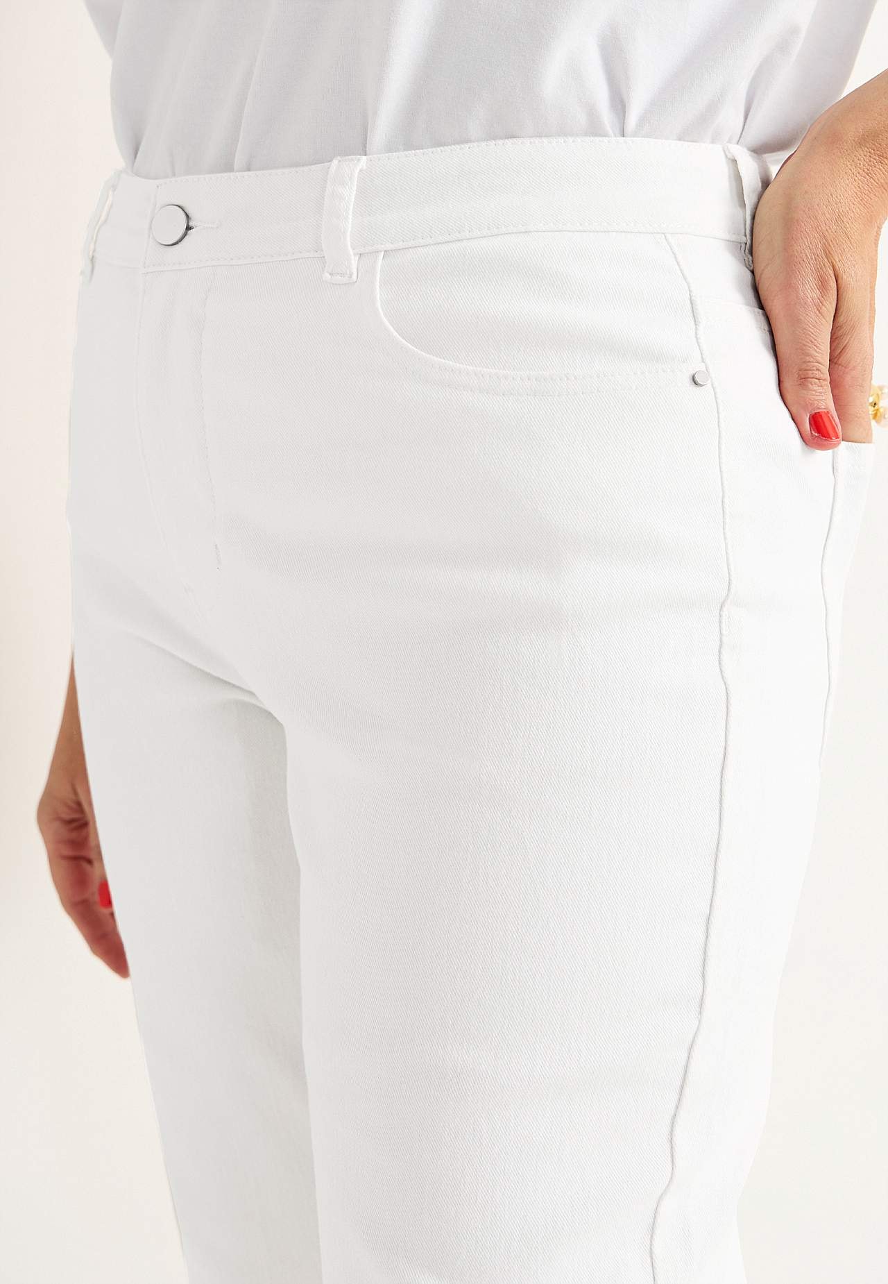 Elastische Knöcheljeans