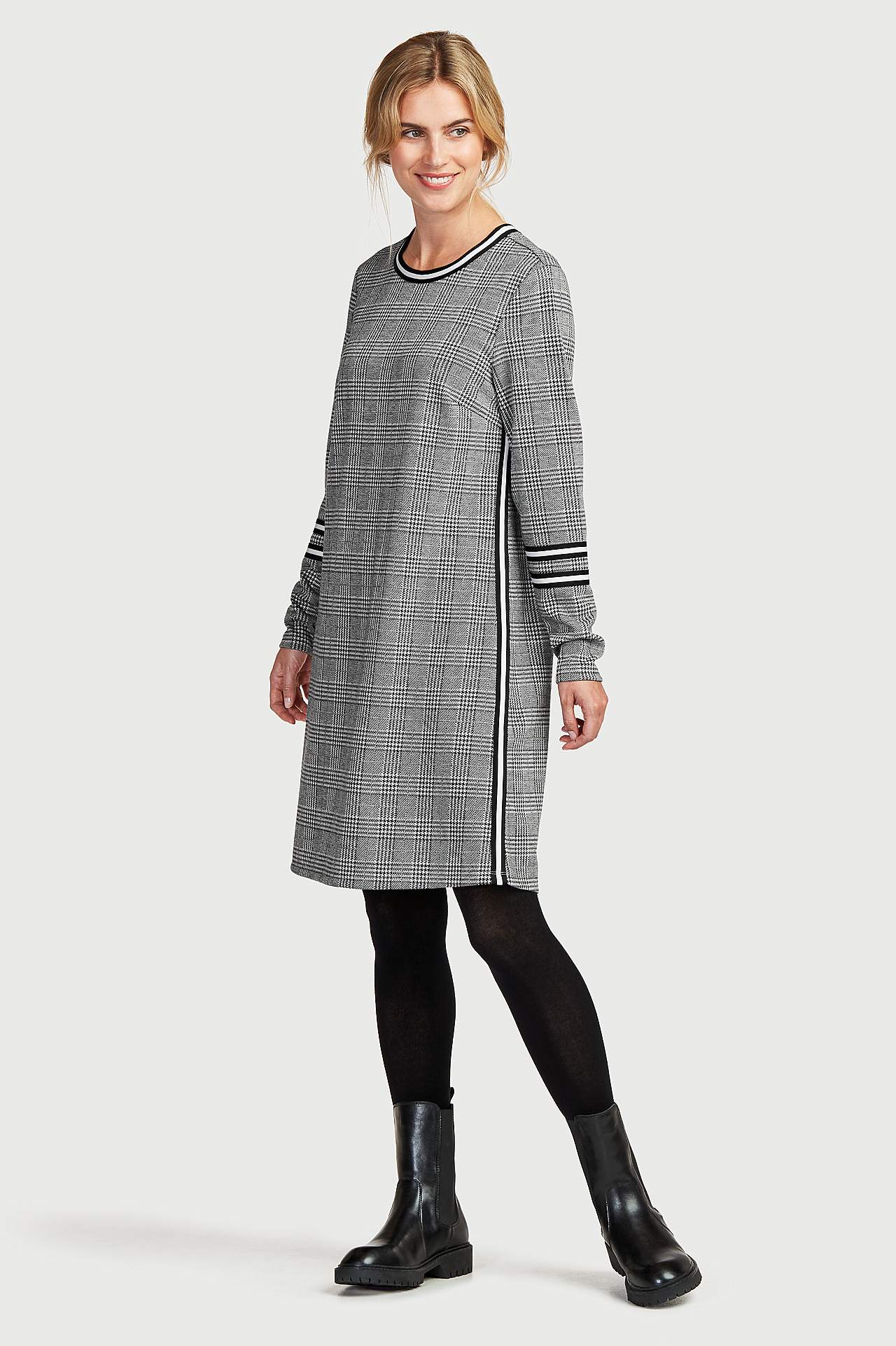 Jersey-Kleid mit Details in Kontrastfarben