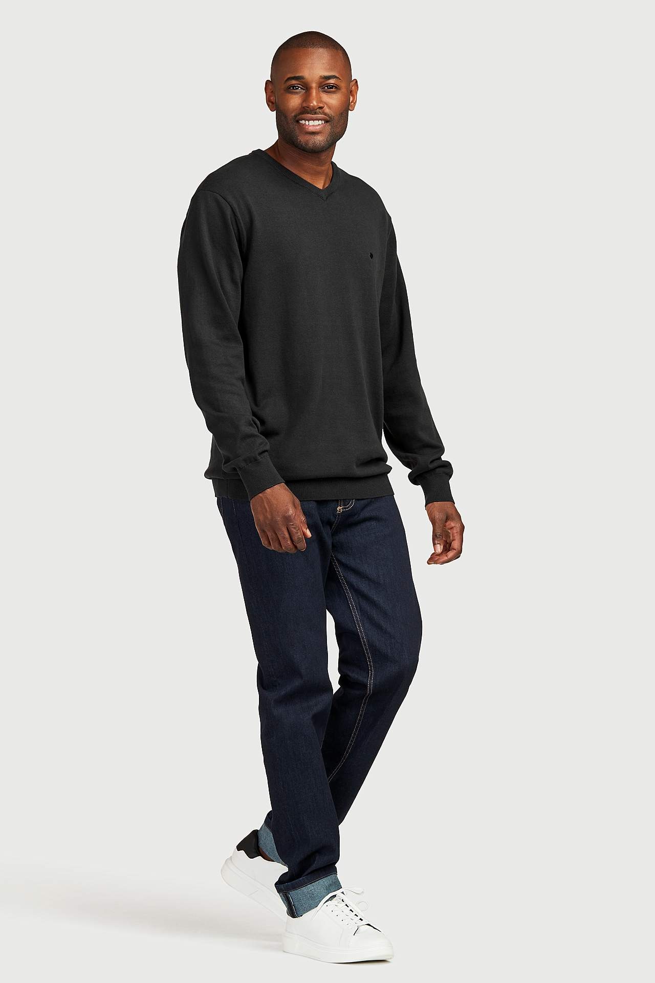 Langärmliger Pullover mit V-Ausschnitt