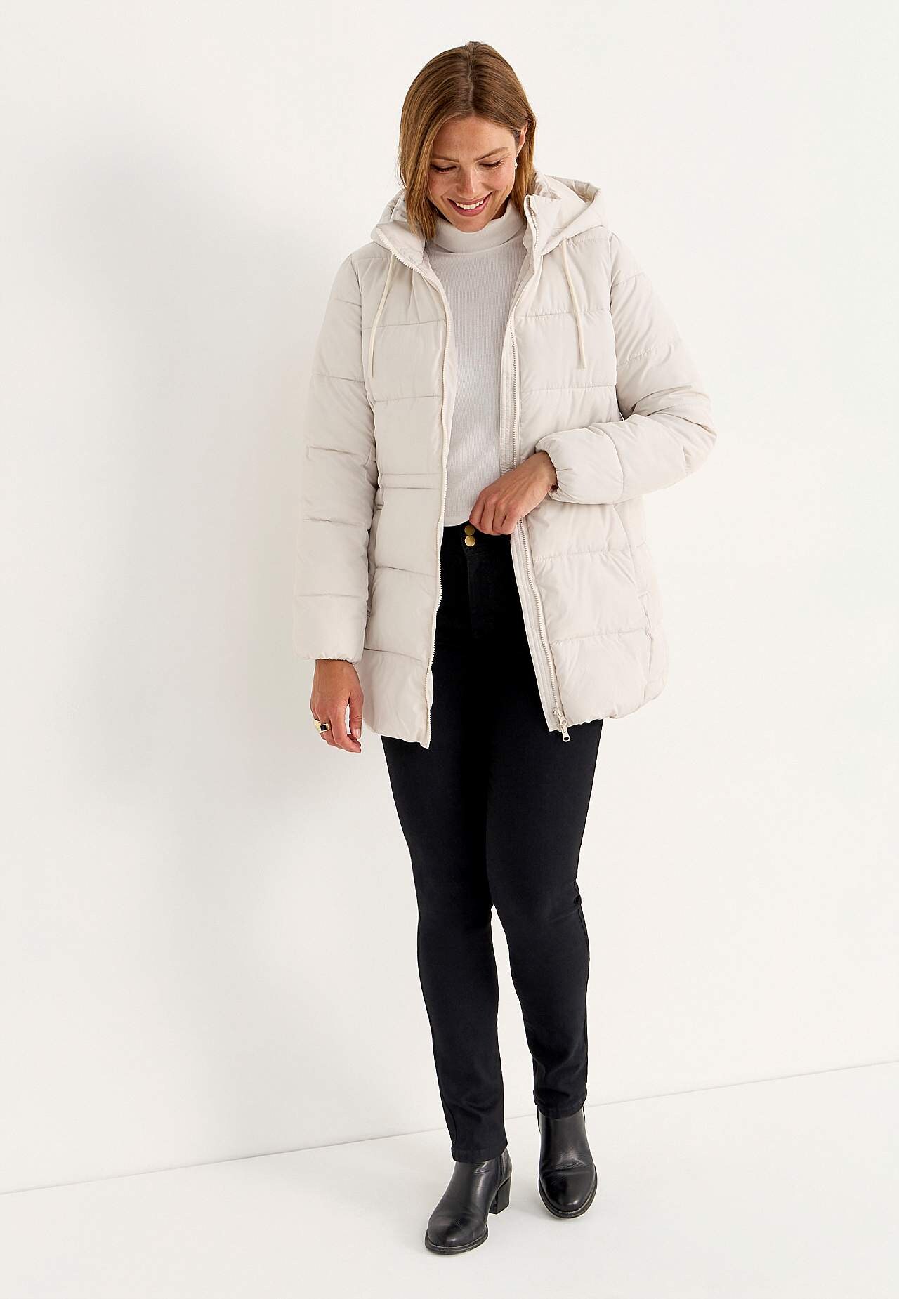 Warm gefütterte Jacke mit Kapuze