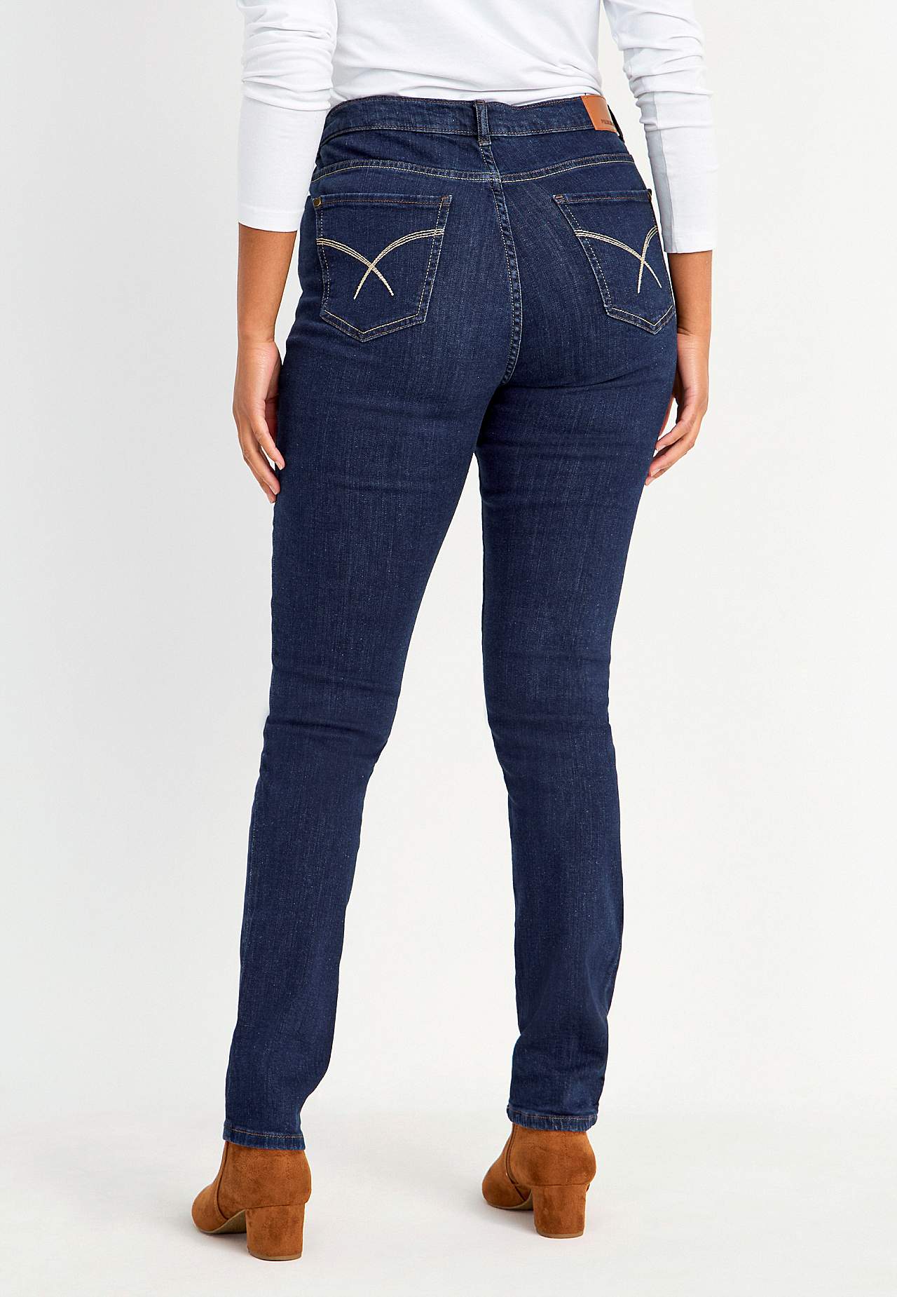 Jeans mit Gummiband an den Seiten