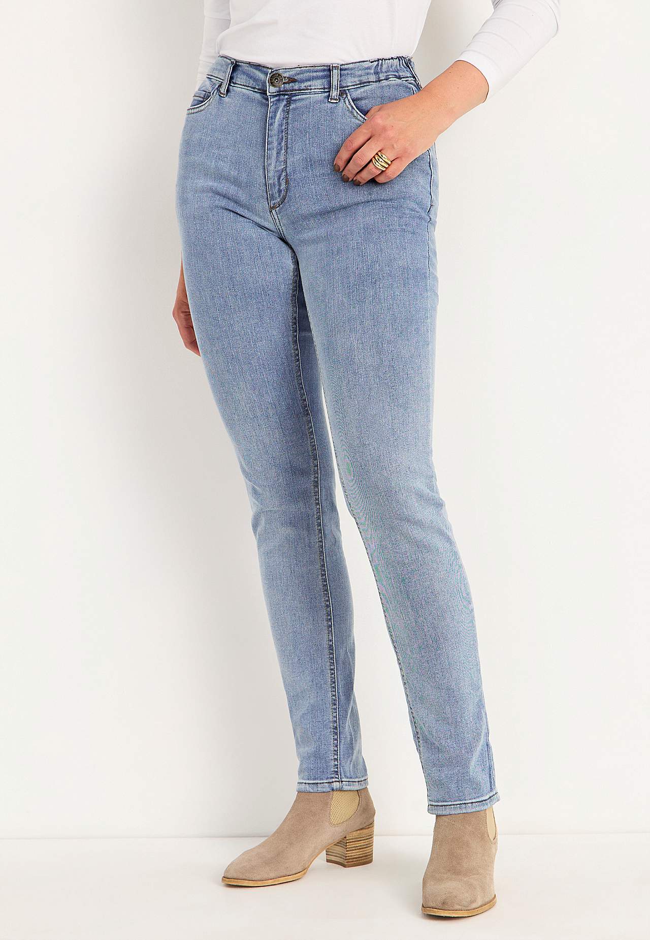 Jeans mit Gummiband an den Seiten