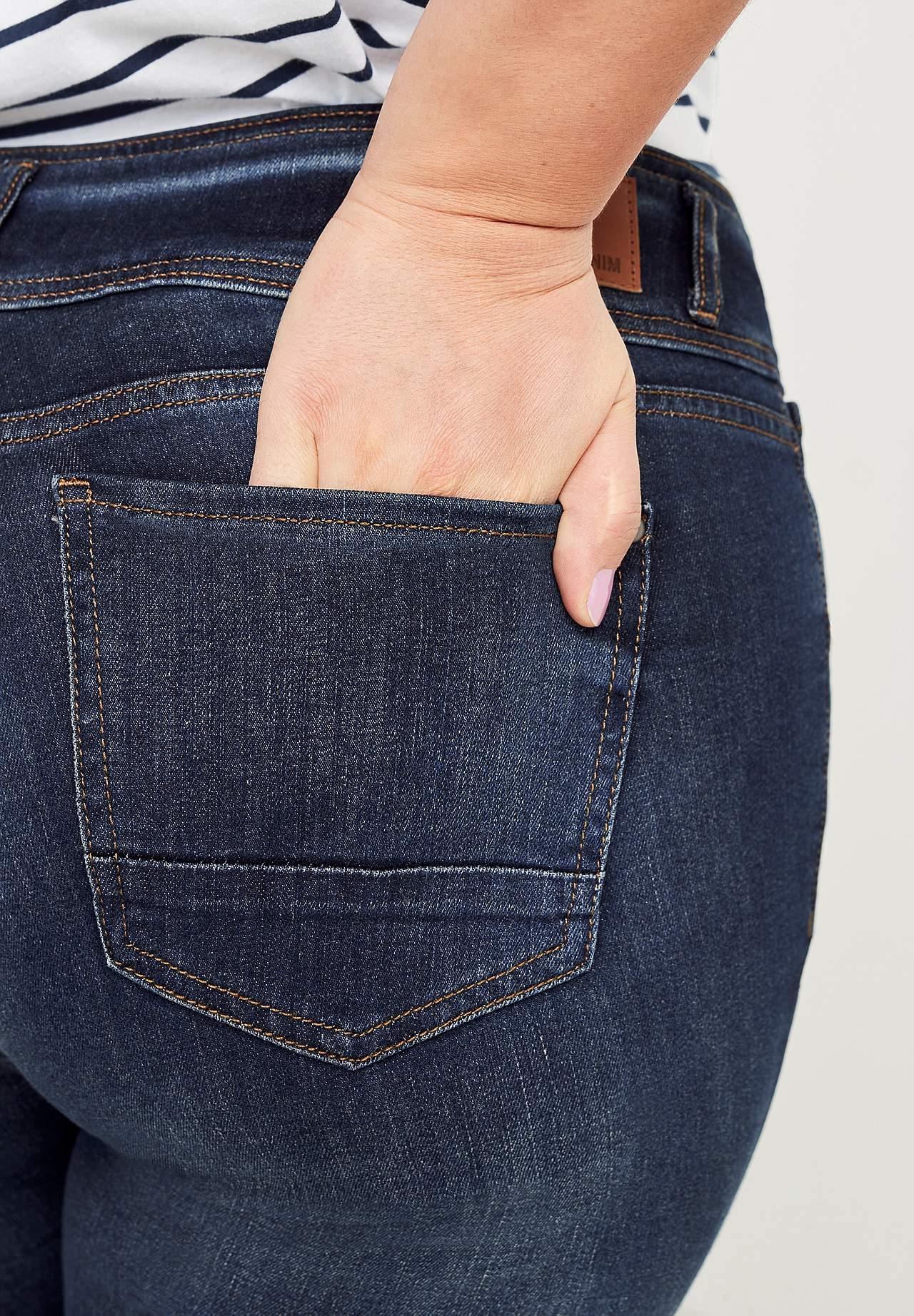Gerade Jeans mit hohem Bund