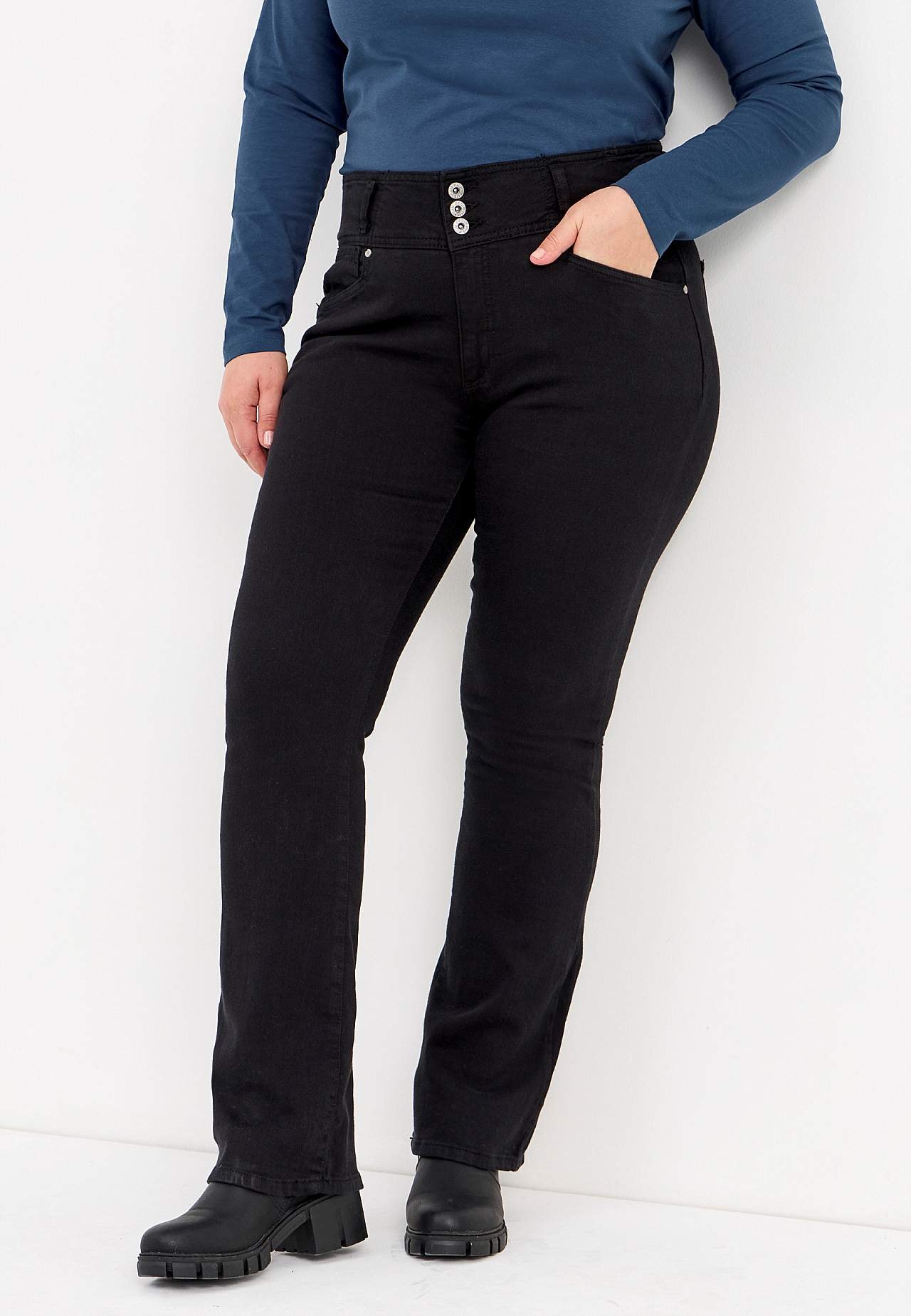Bootcut-Jeans mit hohem Bund