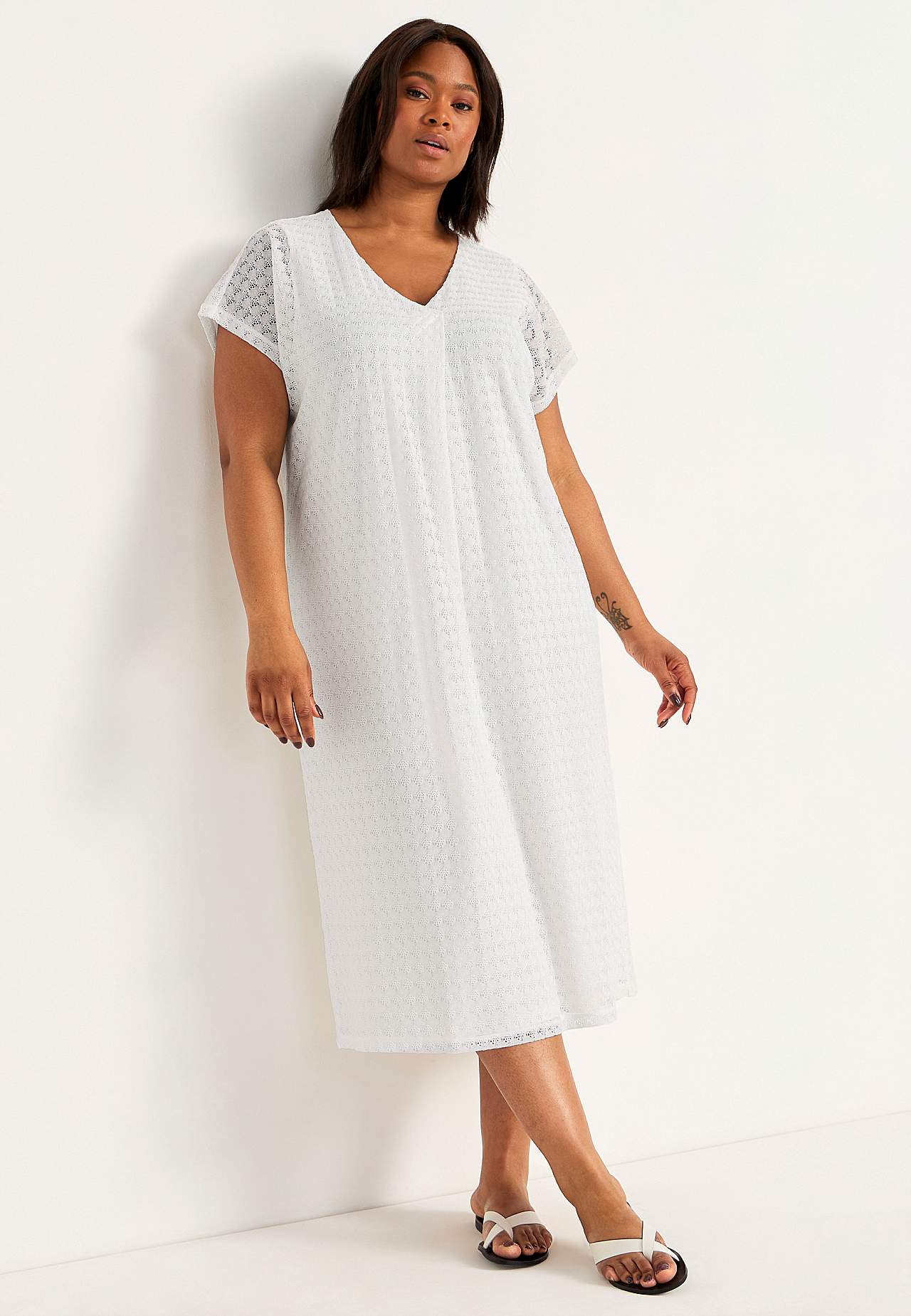 Kleid mit schönem Lochmuster
