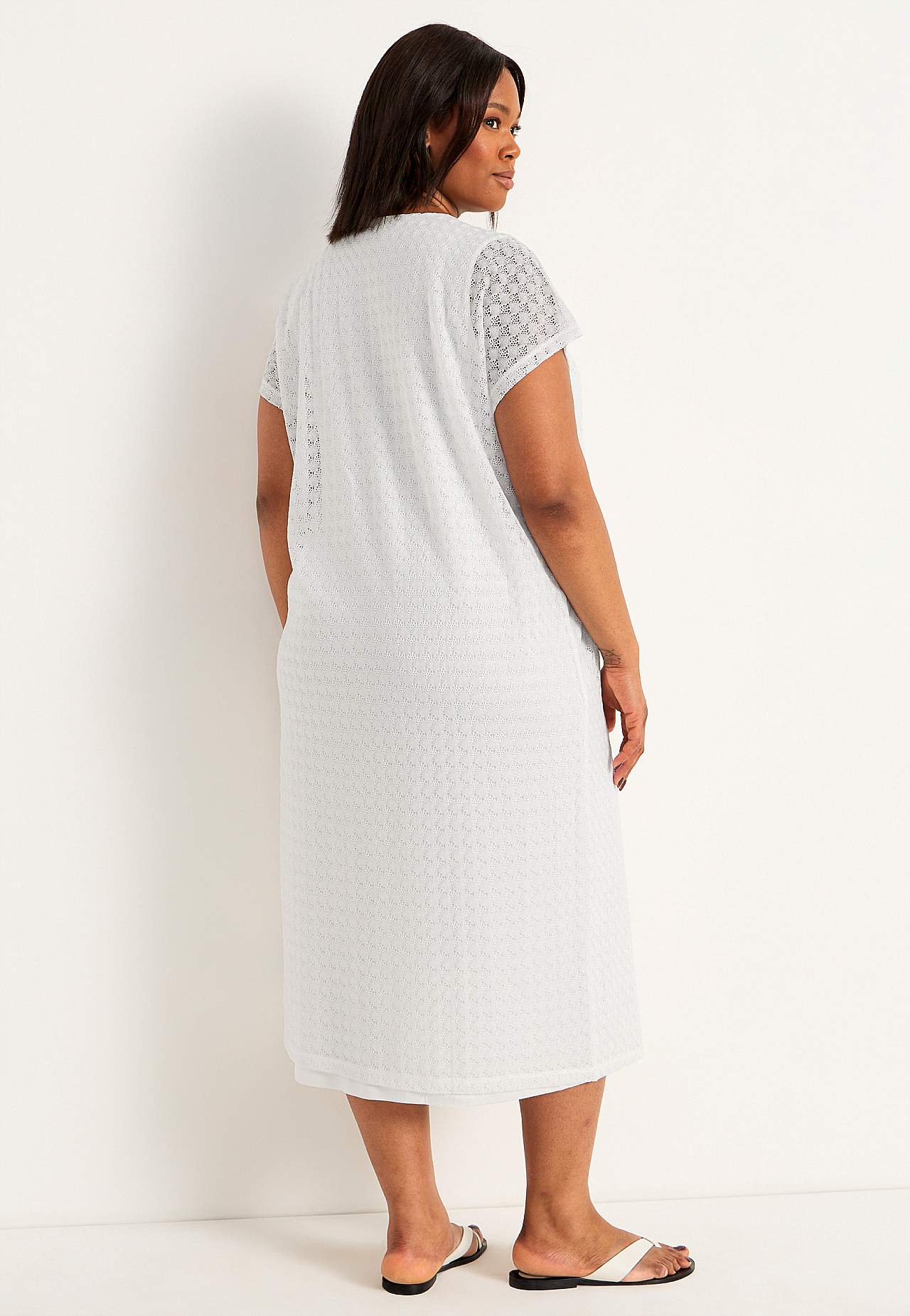 Kleid mit schönem Lochmuster
