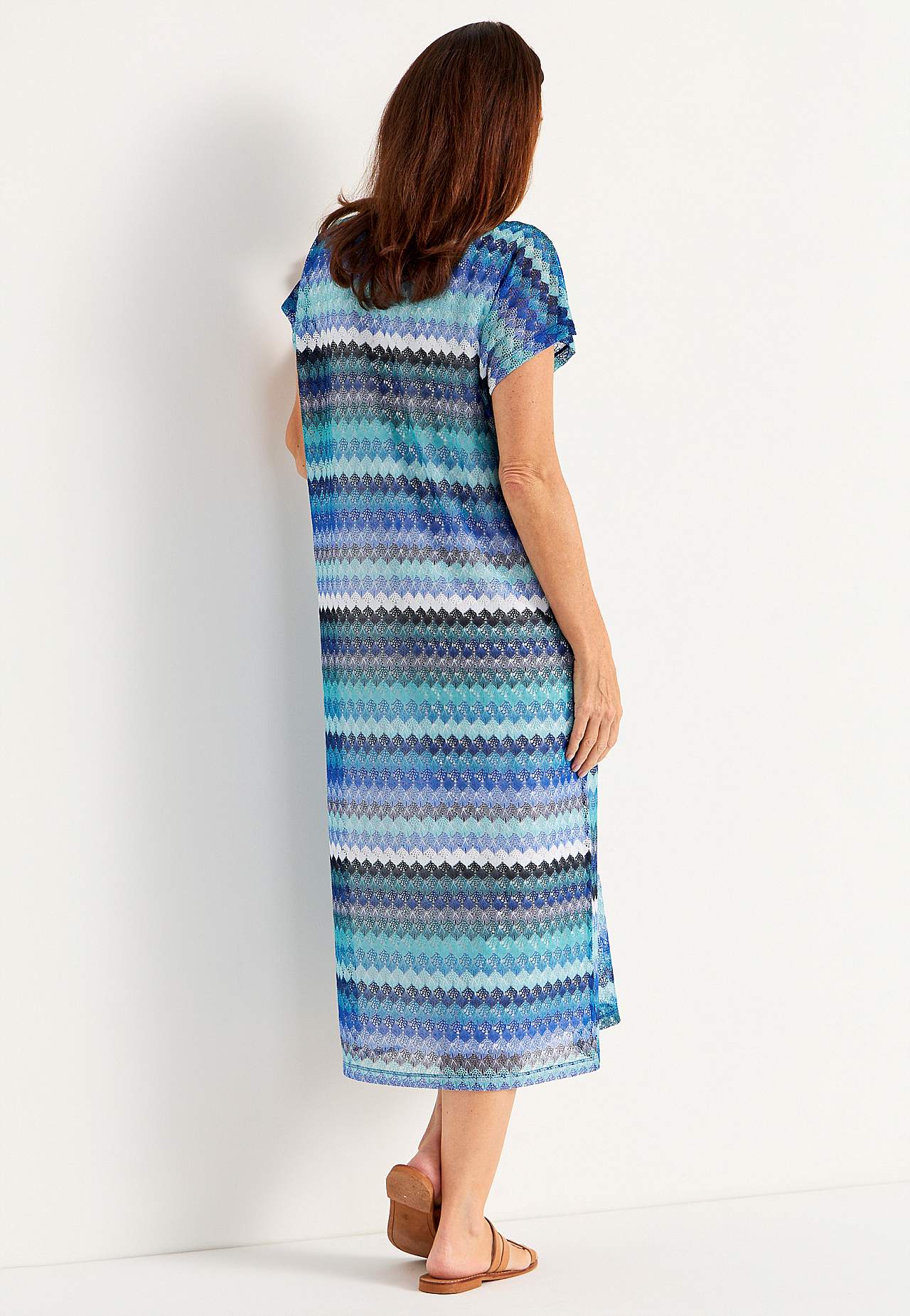 Kleid mit schönem Lochmuster