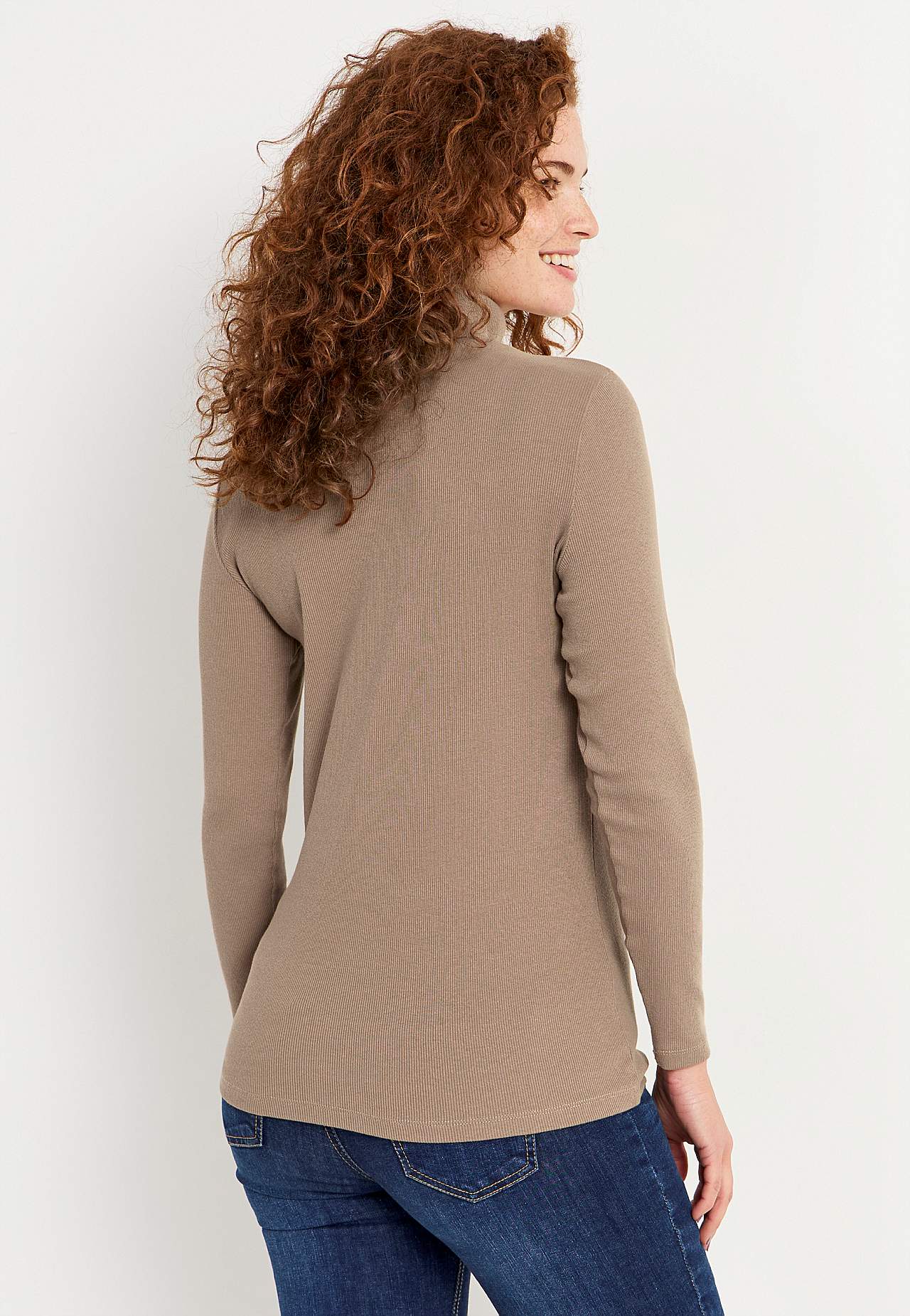 Gerippter Rollkragenpullover aus organischer Baumwolle