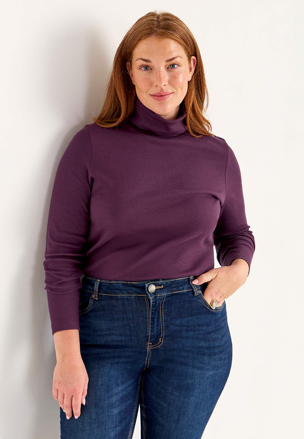 Gerippter Rollkragenpullover aus organischer Baumwolle