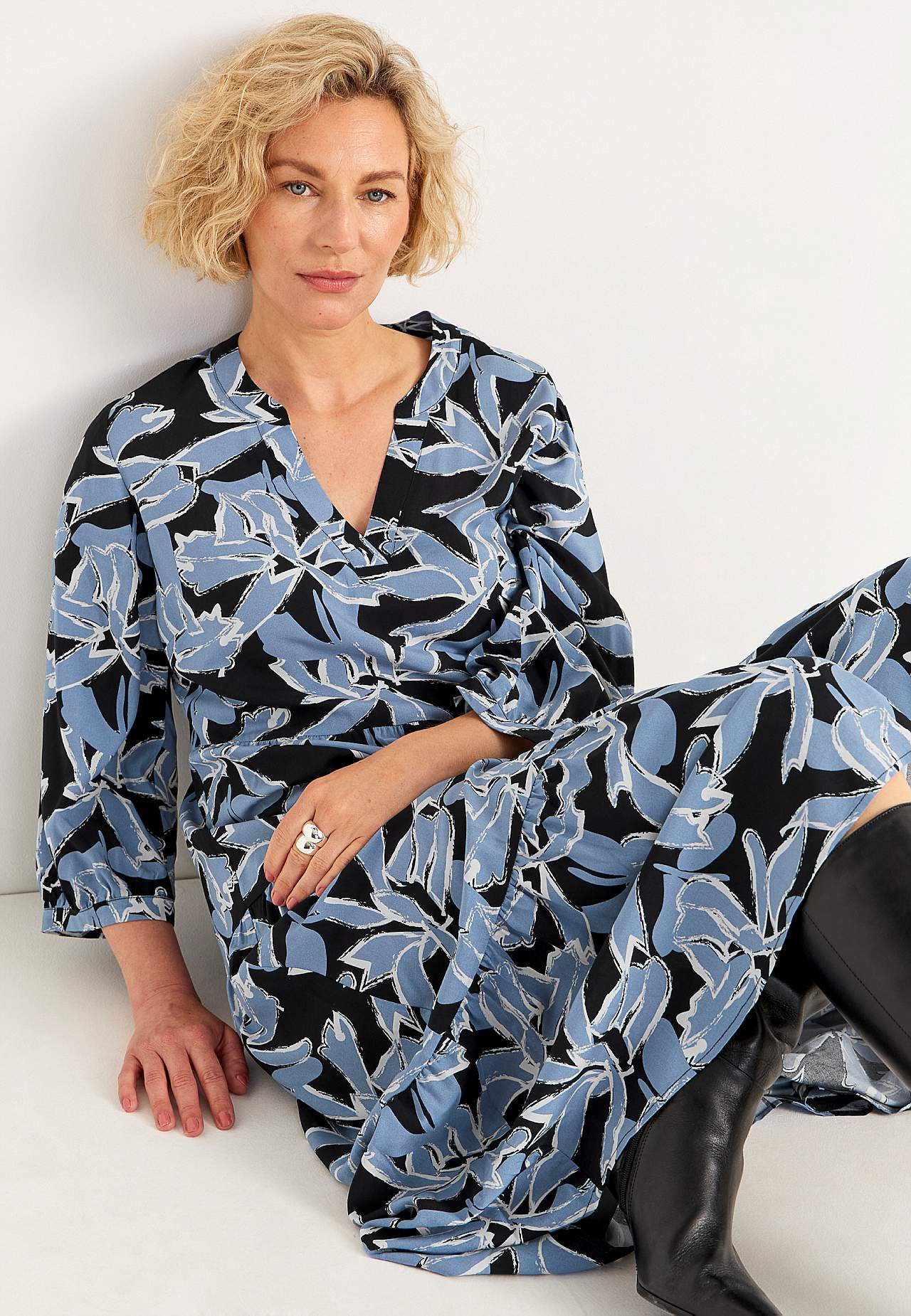 Kleid mit Volants
