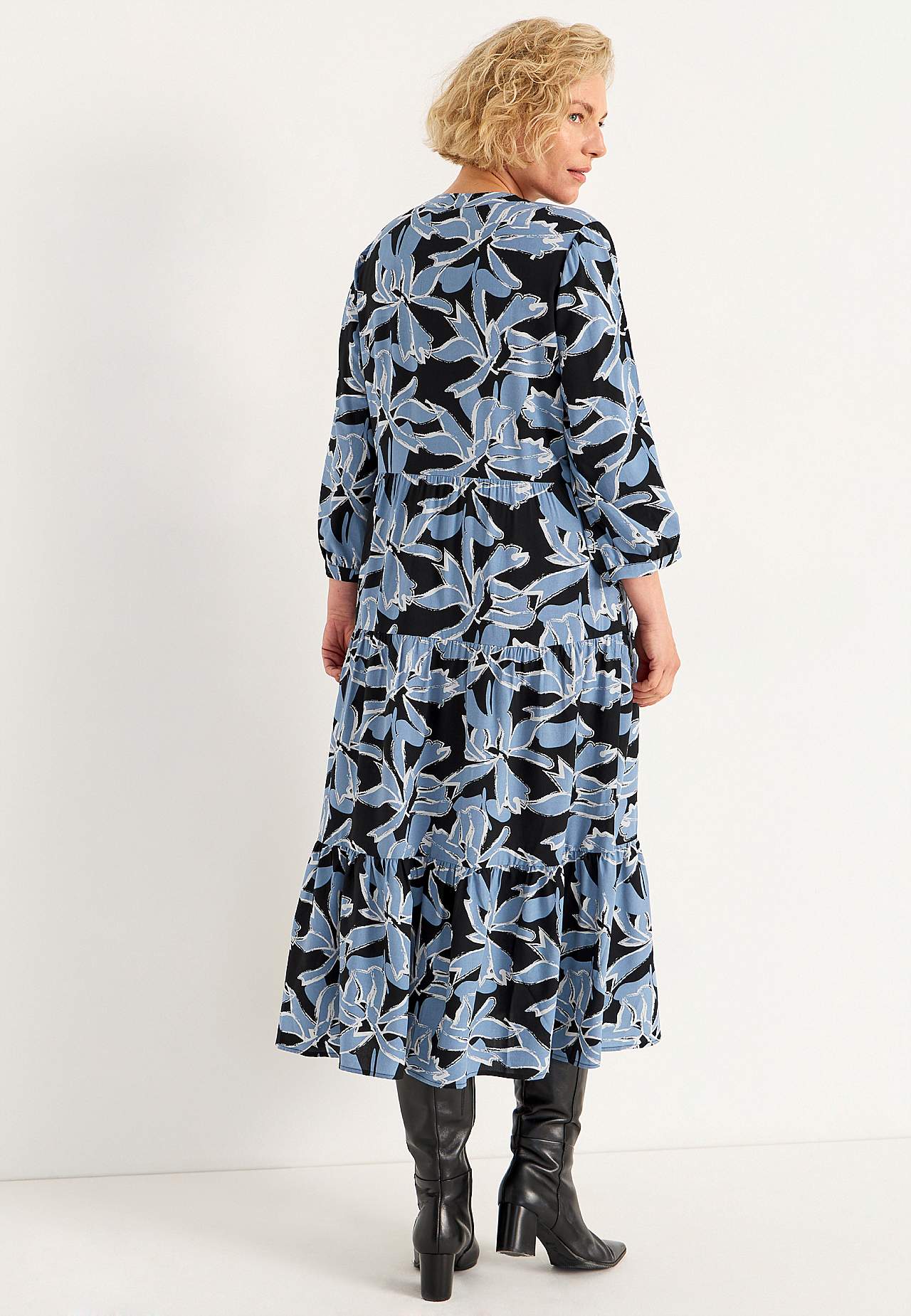 Kleid mit Volants