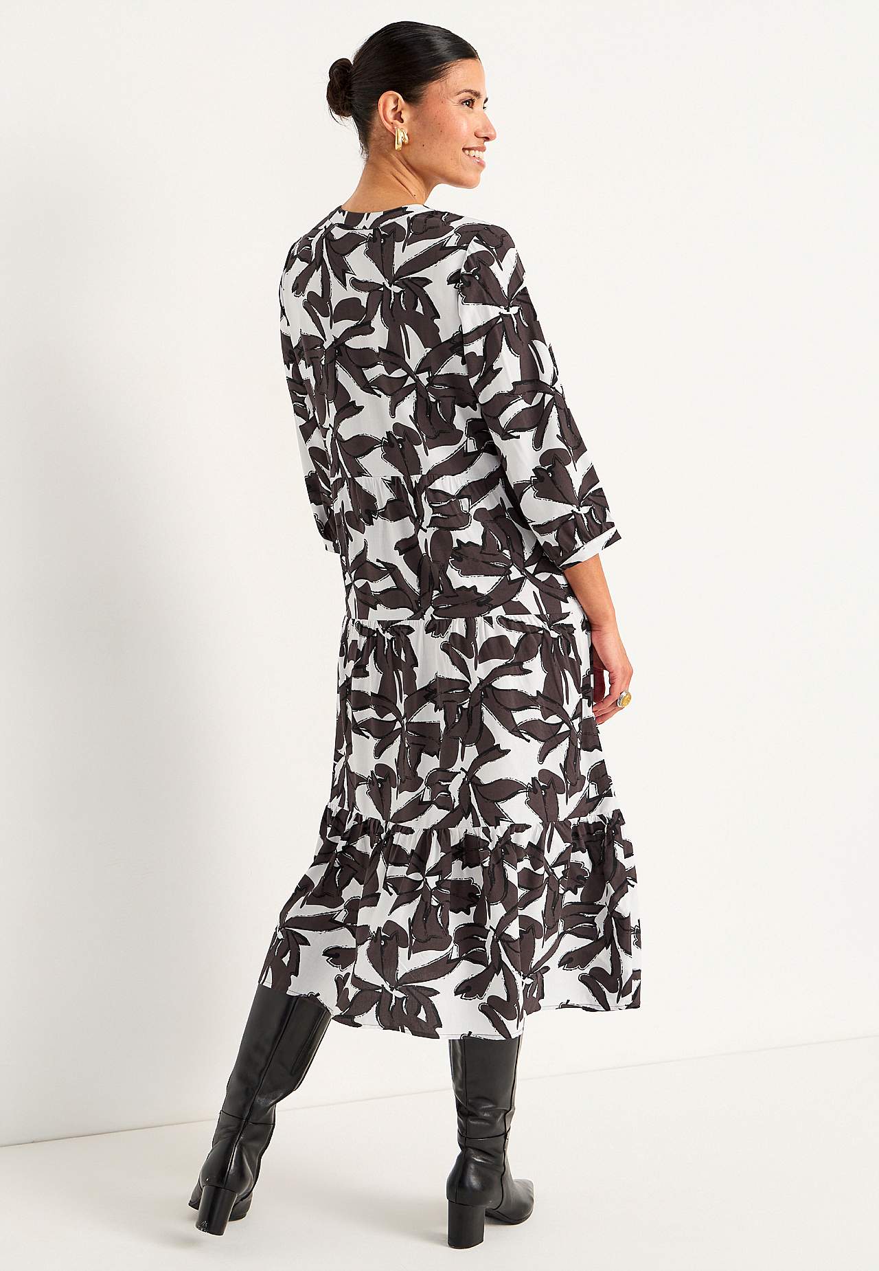 Kleid mit Volants