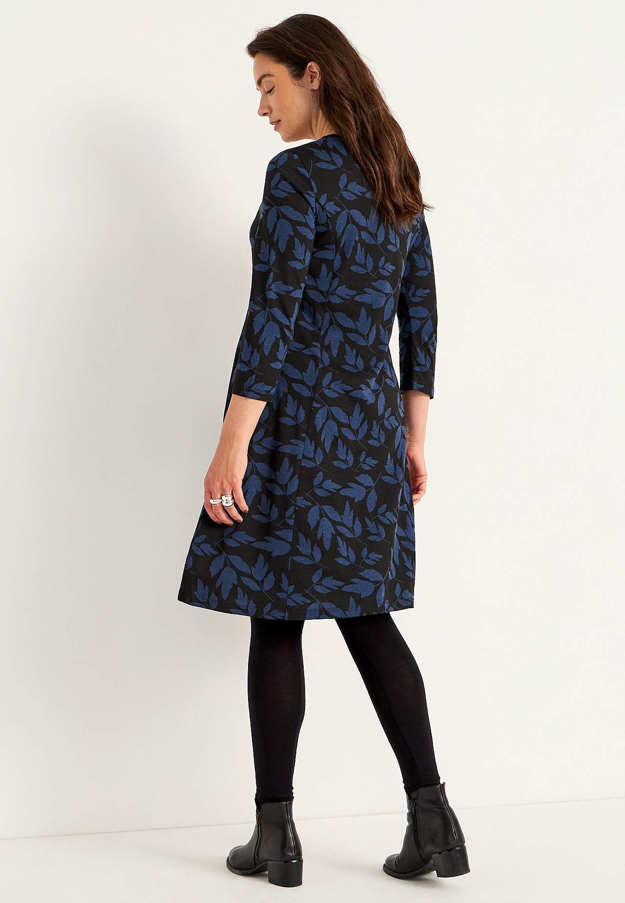 Gemustertes Jerseykleid mit Taschen