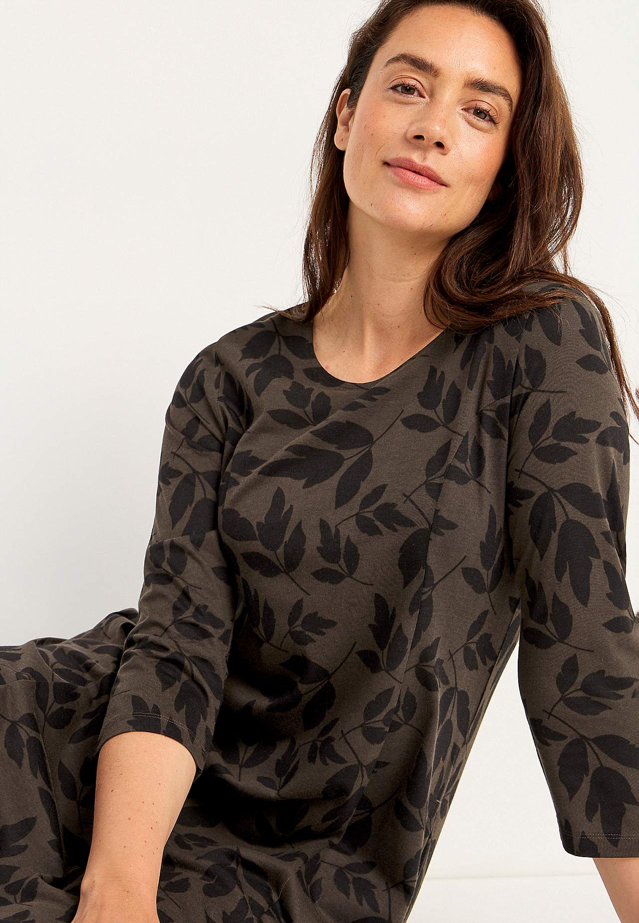 Gemustertes Jerseykleid mit Taschen