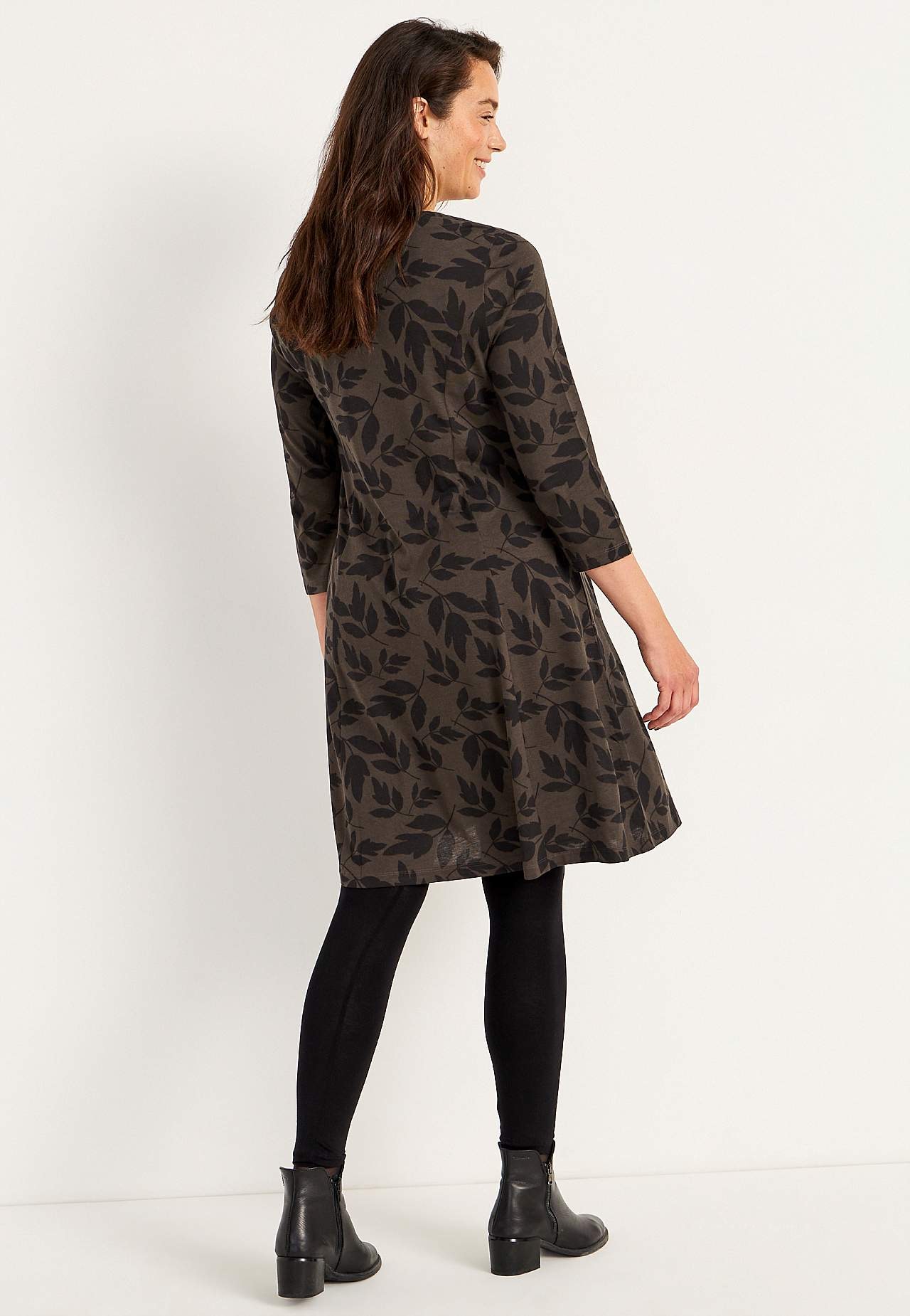 Gemustertes Jerseykleid mit Taschen