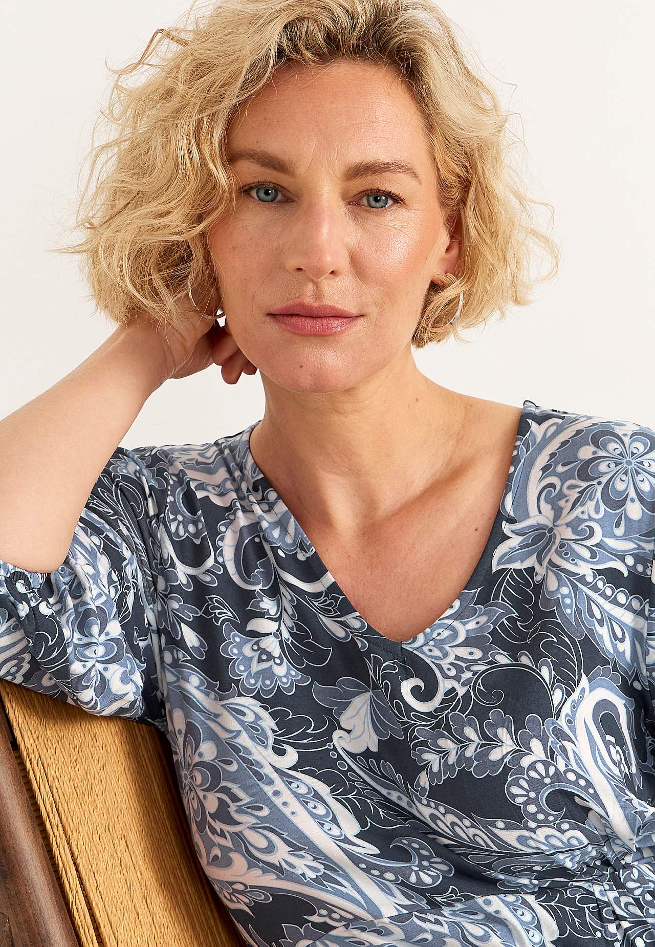 Jerseykleid mit überlappendem Detail