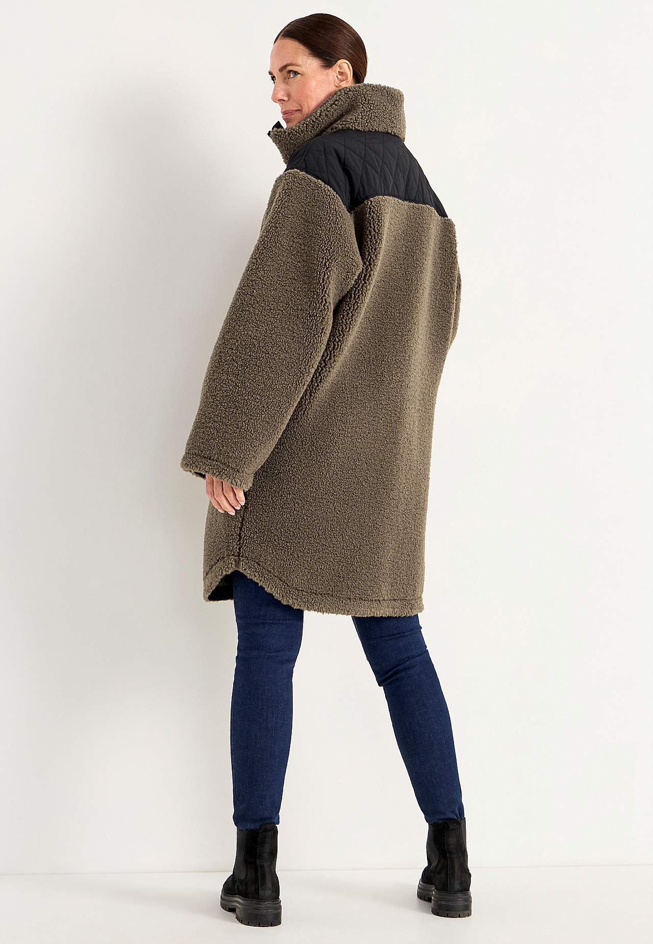 Lange Fleecejacke mit hohem Kragen