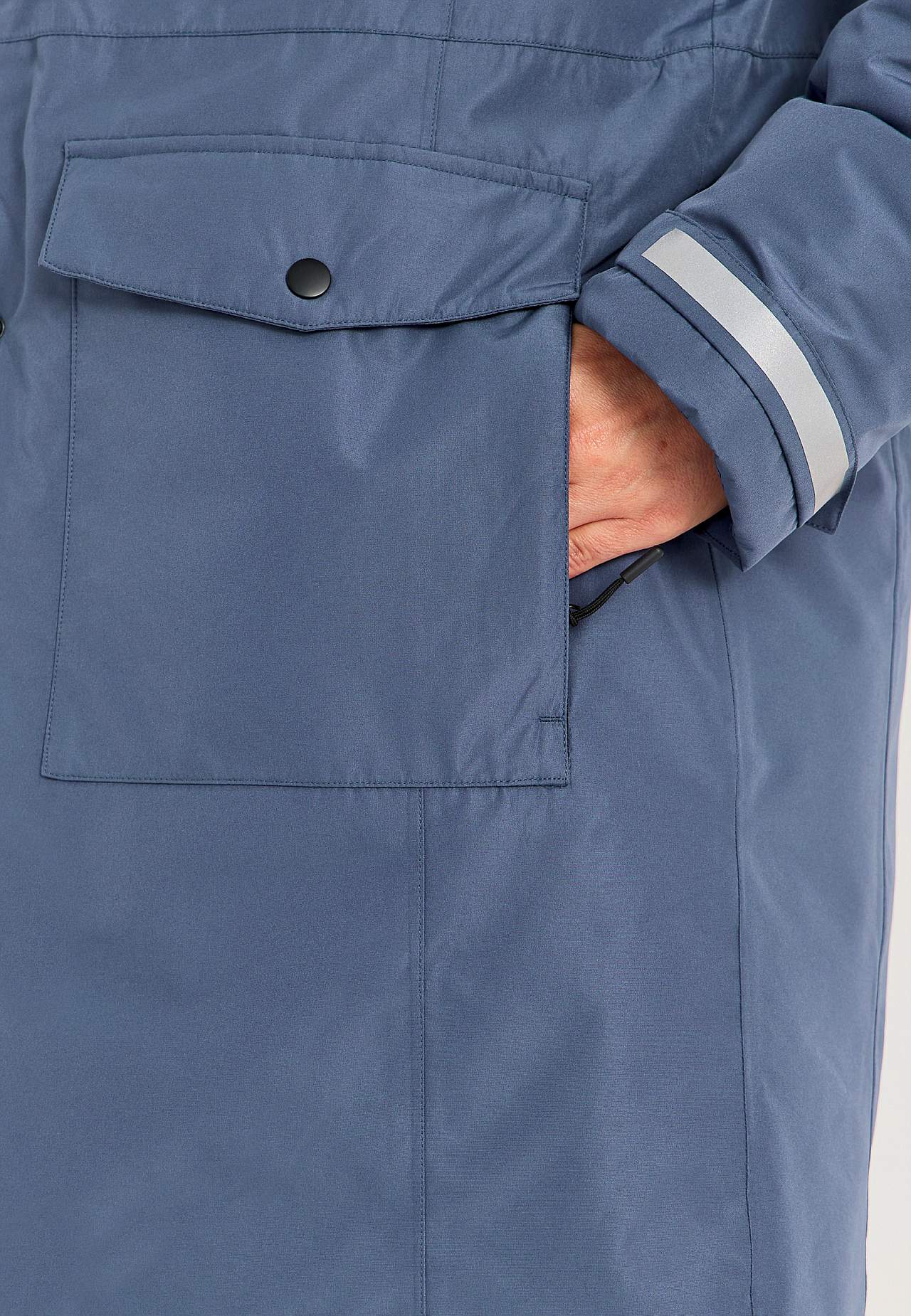 Funktionsjacke mit genähter Kapuze