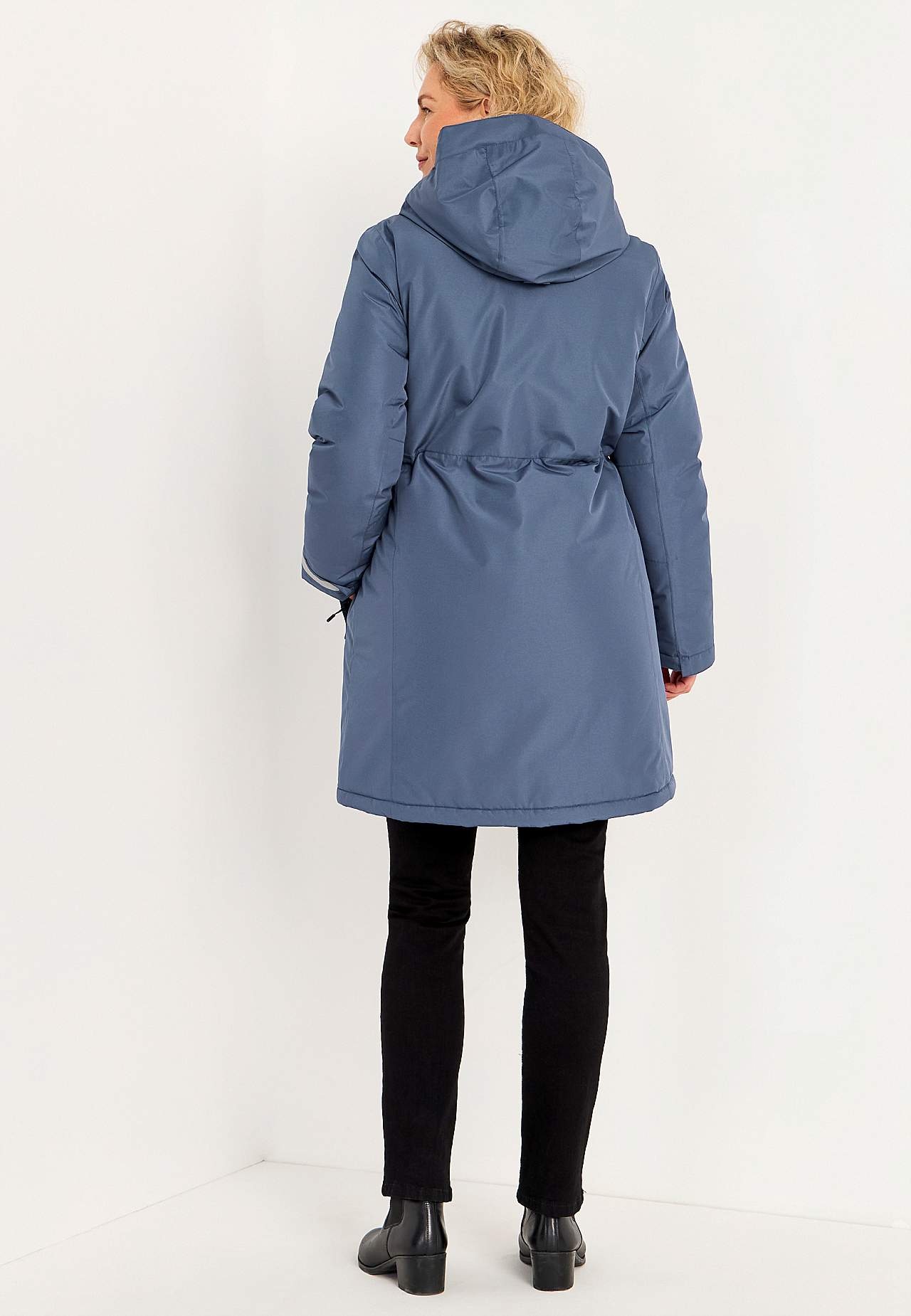 Funktionsjacke mit genähter Kapuze