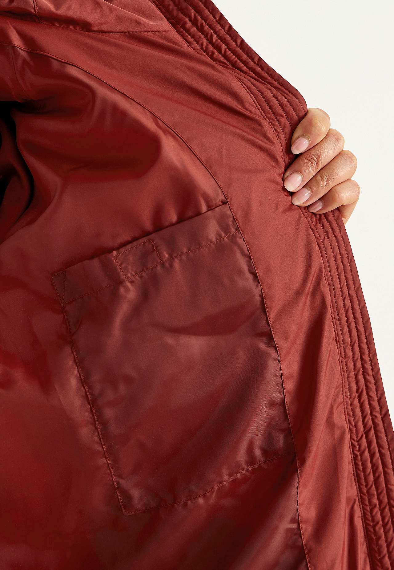 Warme Jacke mit flauschiger Polsterung