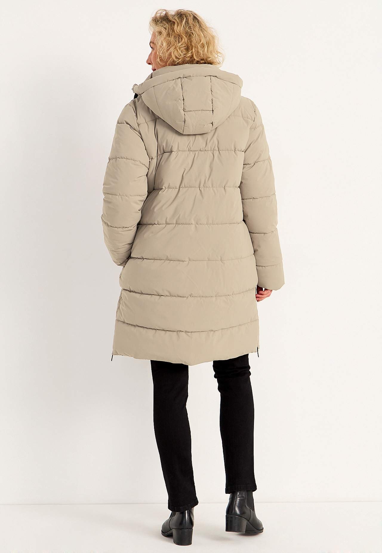 Warmer Mantel mit Seiten-Reißverschlüssen unten
