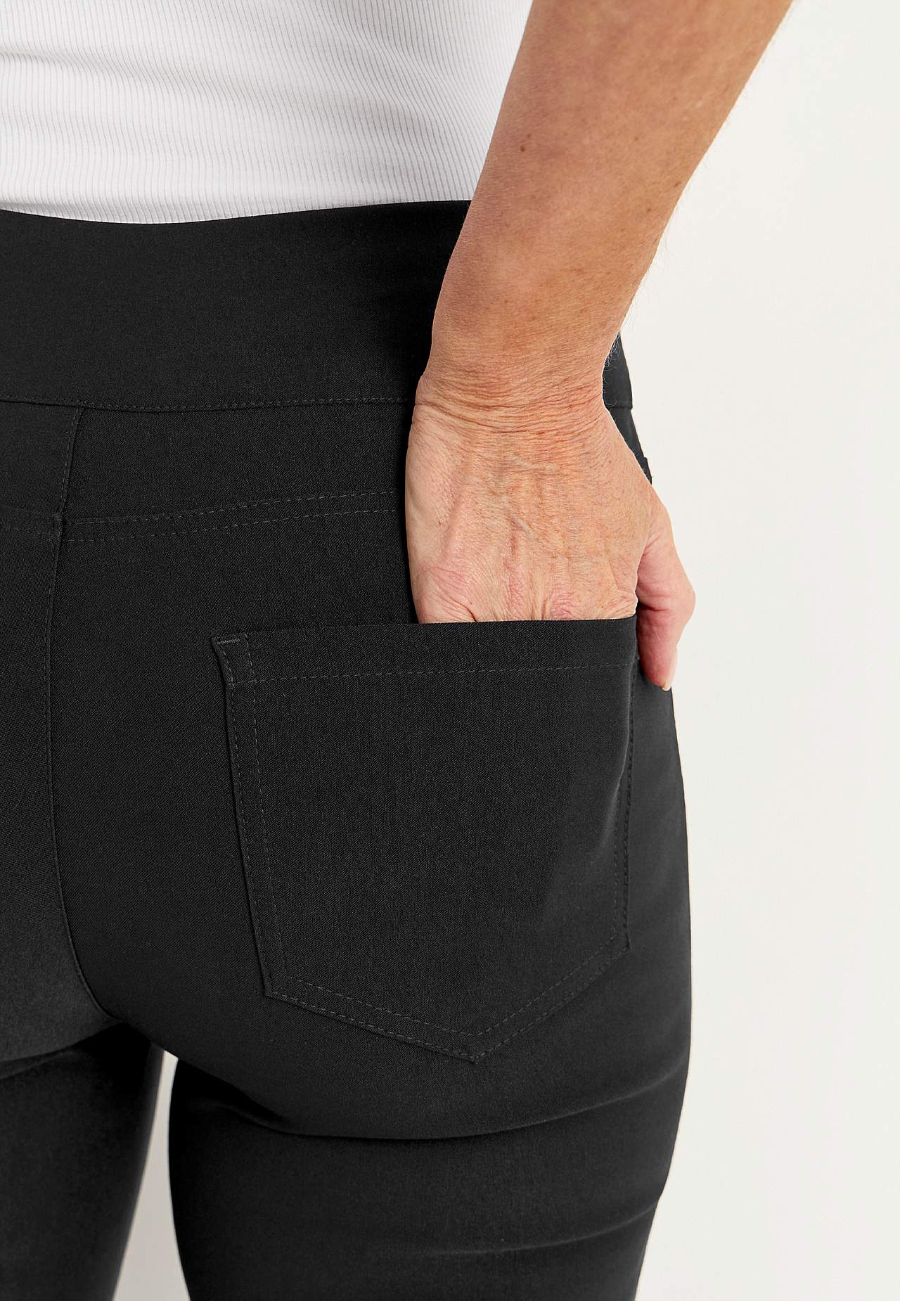 Hose aus Bengalin mit schmalen Beinen