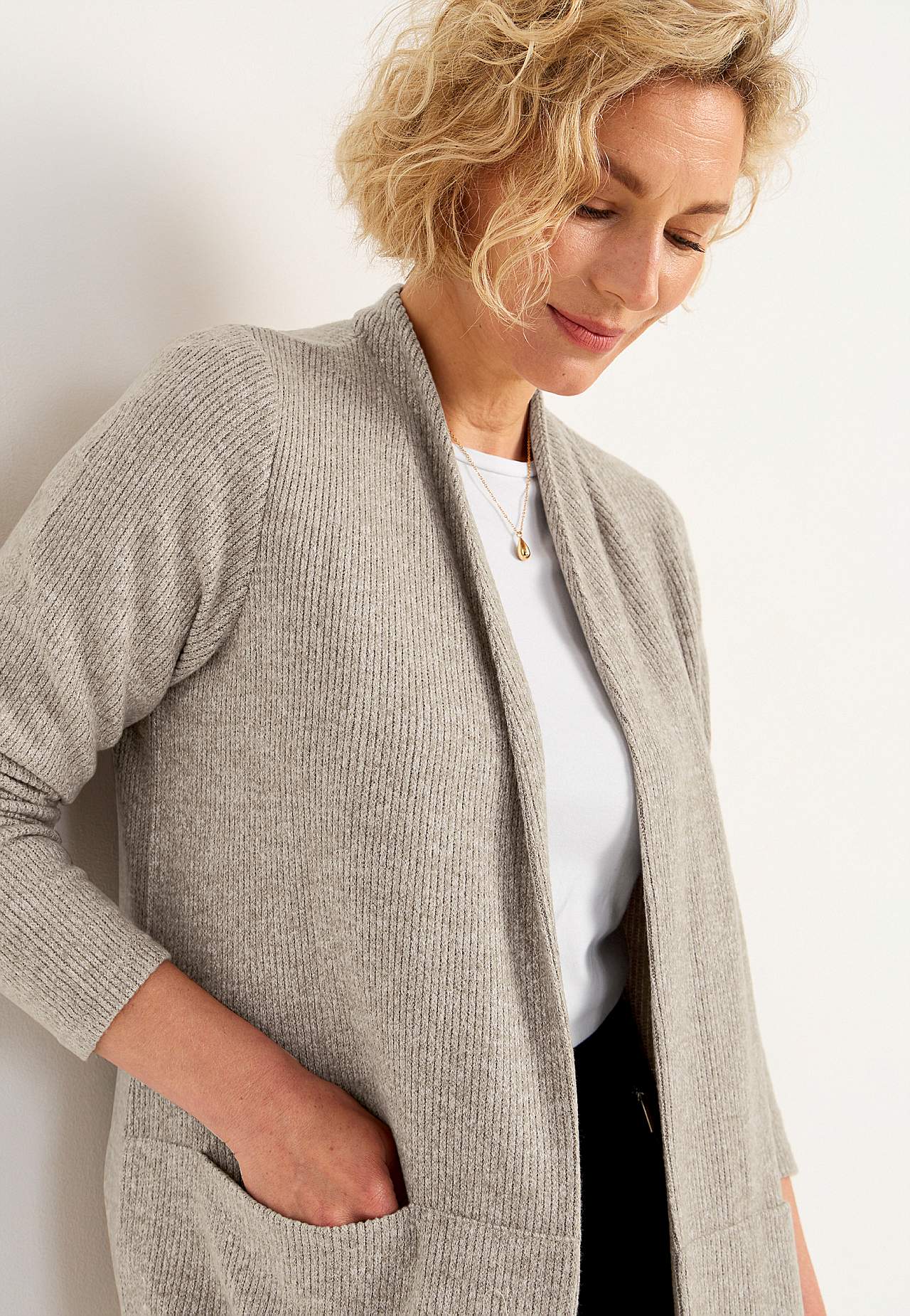 Super weicher, langer Cardigan mit Taschen