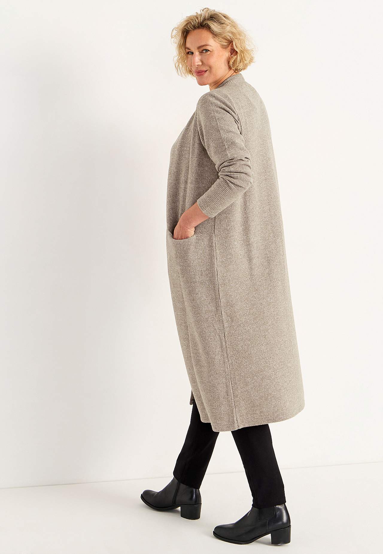 Super weicher, langer Cardigan mit Taschen