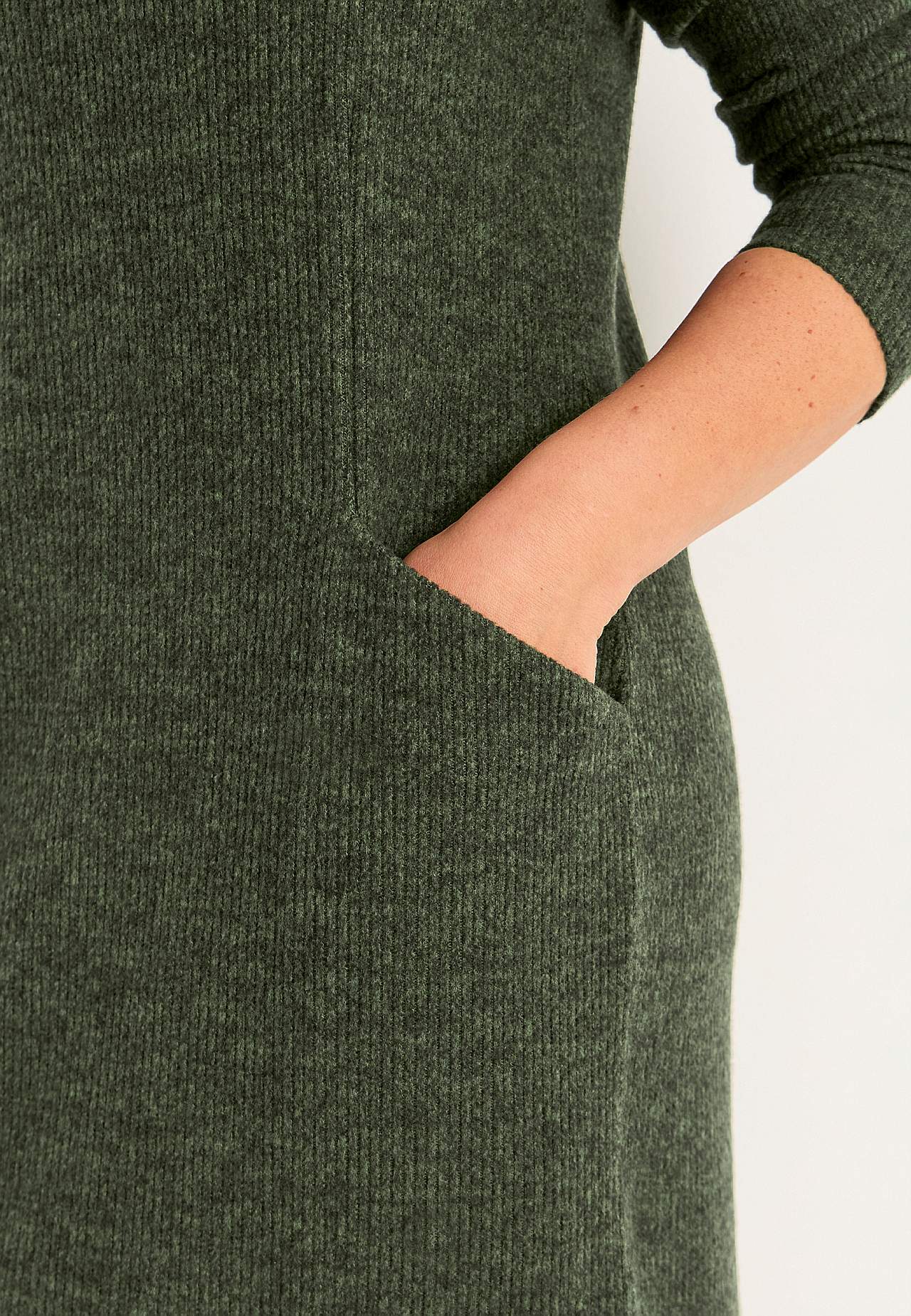 Super weiches Kleid mit Taschen