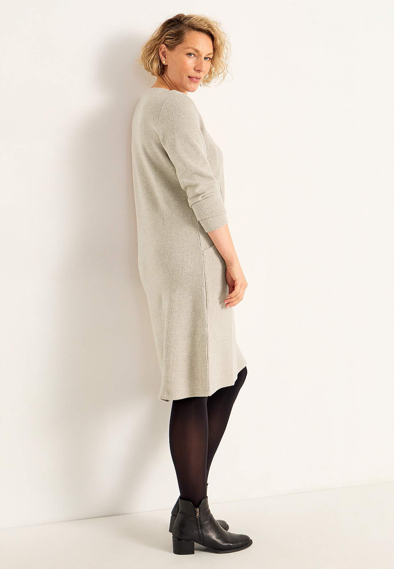 Super weiches Kleid mit Taschen